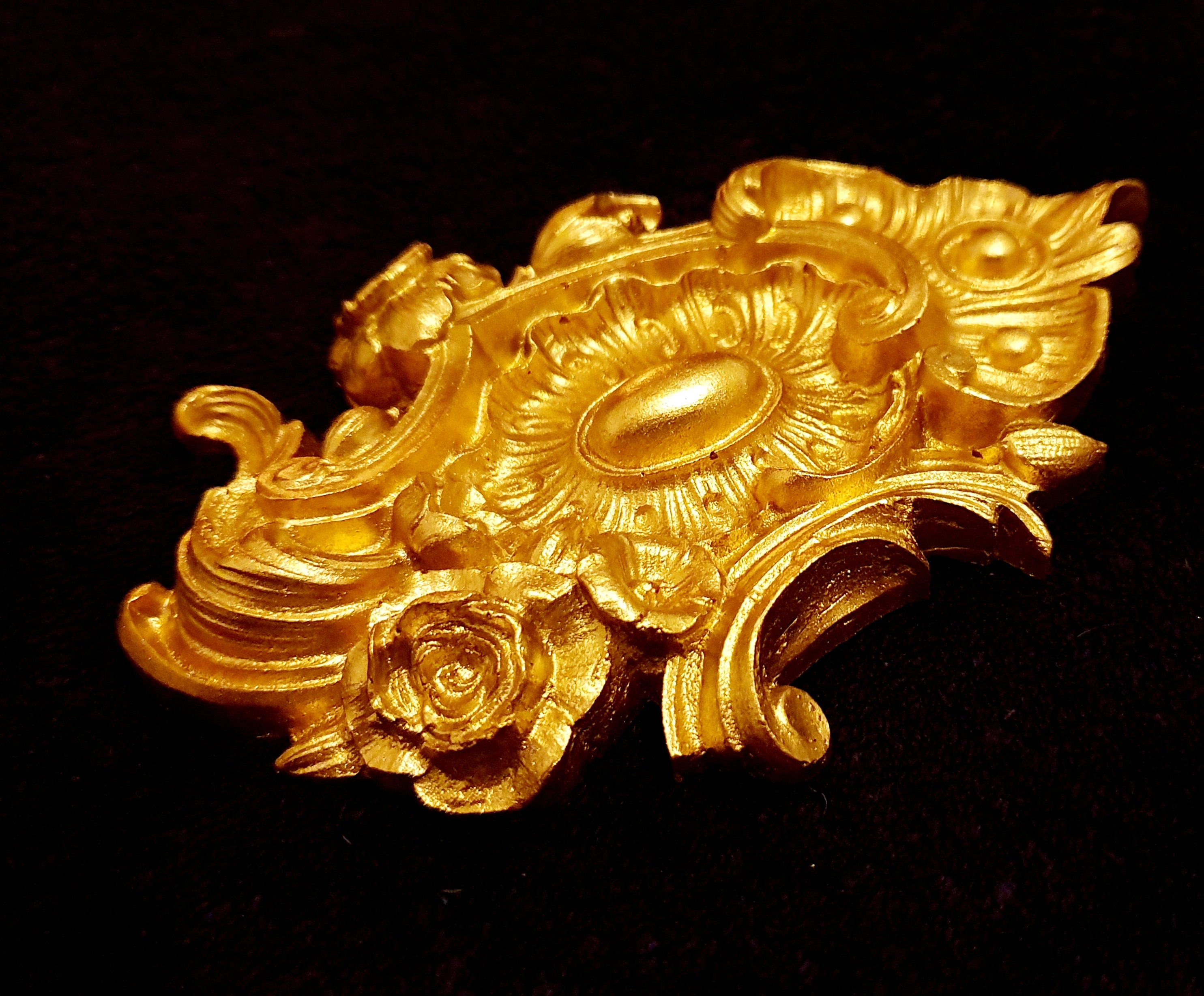 DECORATIVE ORNATE LOUIS XV STYLE PLASTIC MOULDING WALL DECORATION (No41)
