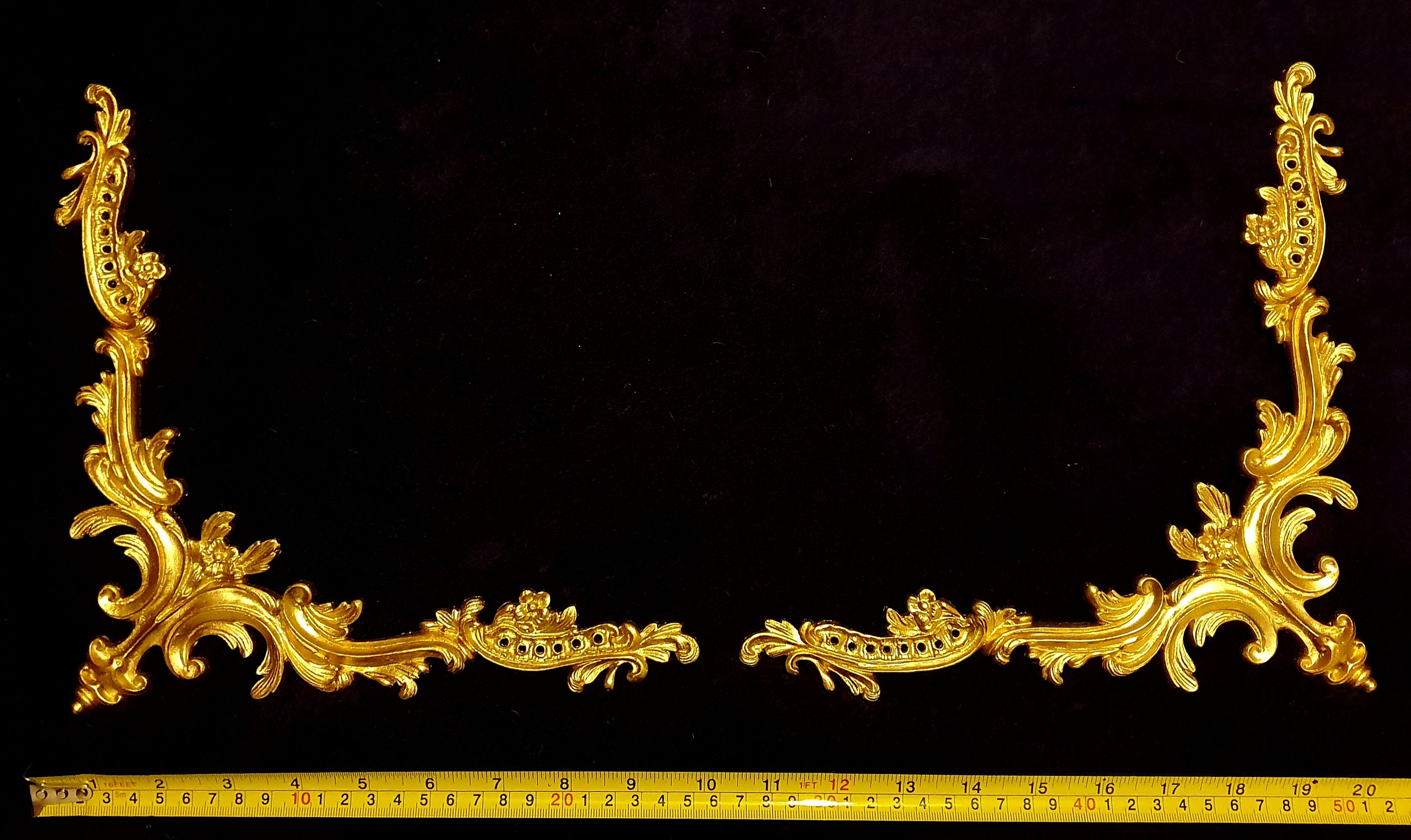 PAIR DECORATIVE MOULDING ANTIQUE ORNATE WALL OR FURNITURE DECORATION (No97)