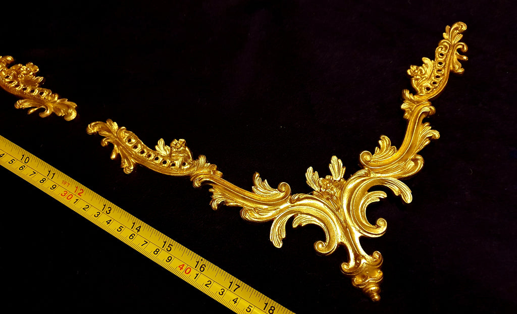PAIR DECORATIVE MOULDING ANTIQUE ORNATE WALL OR FURNITURE DECORATION (No97)