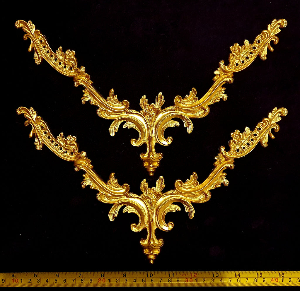 PAIR DECORATIVE MOULDING ANTIQUE ORNATE WALL OR FURNITURE DECORATION (No97)