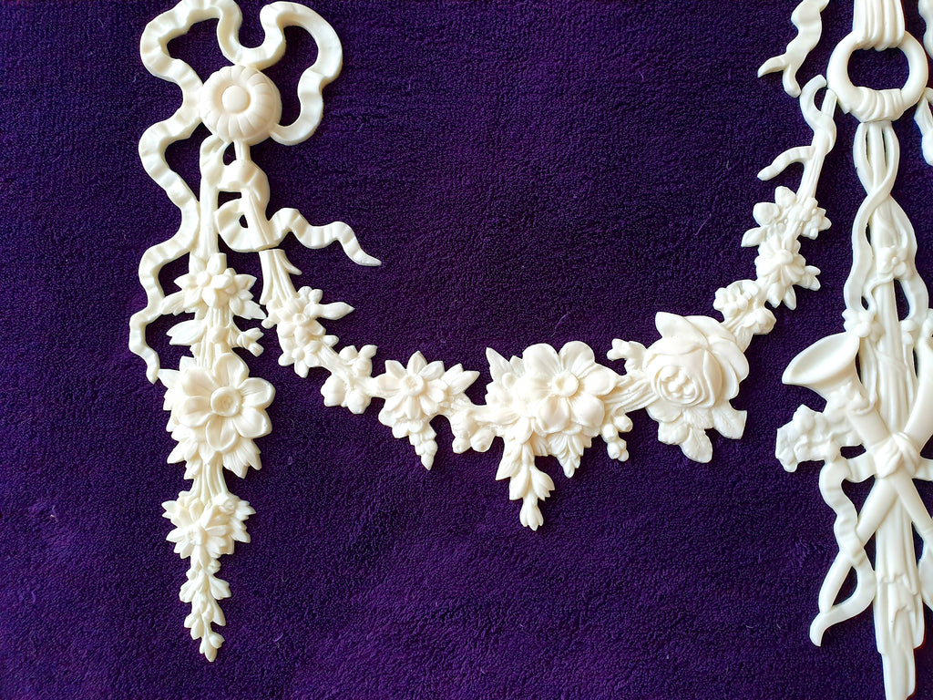ORNATE DECORATIVE MOULDING VICTORIAN ANTIQUE FLORAL WALL DECORATION (No28)