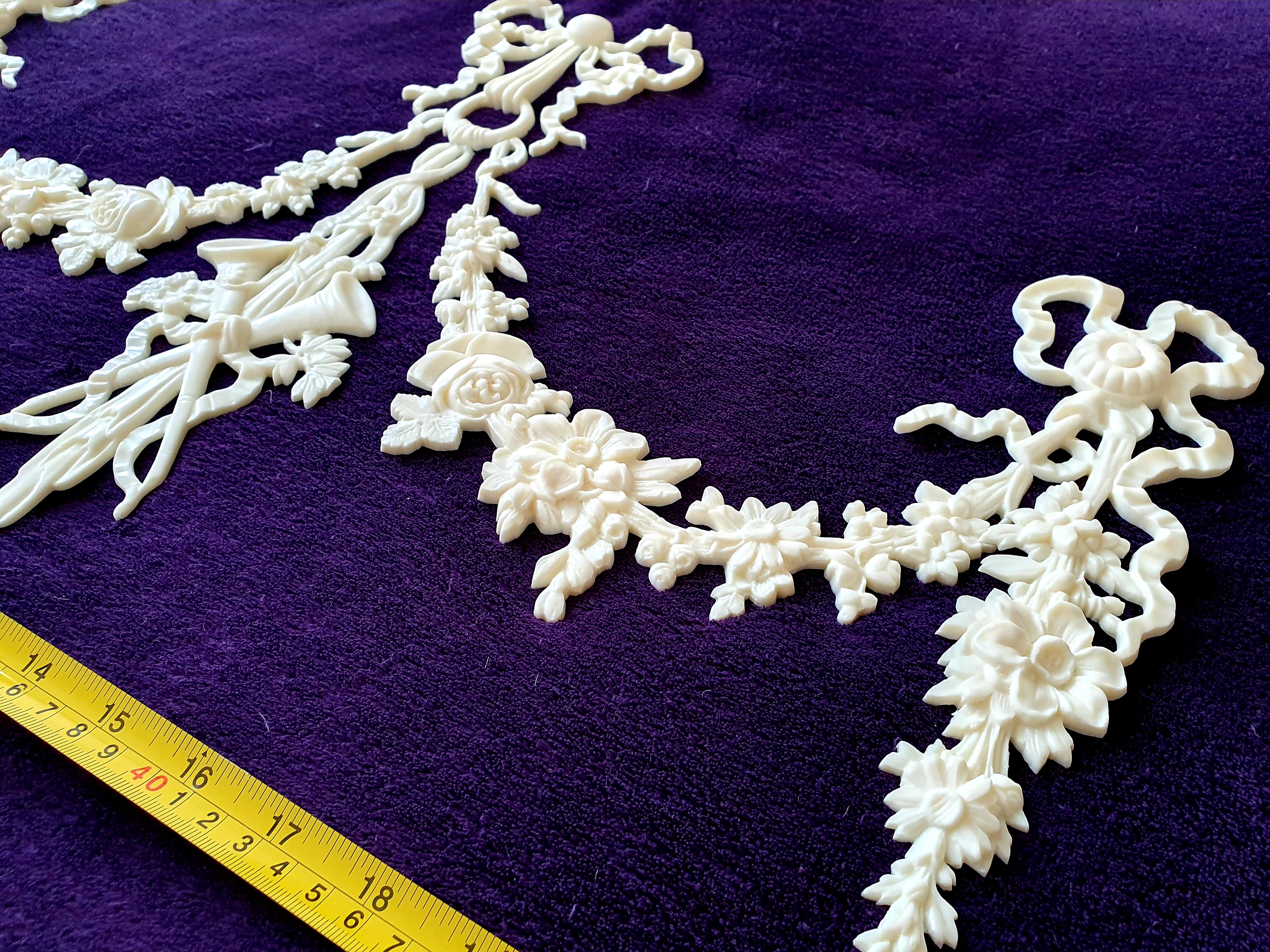 ORNATE DECORATIVE MOULDING VICTORIAN ANTIQUE FLORAL WALL DECORATION (No28)