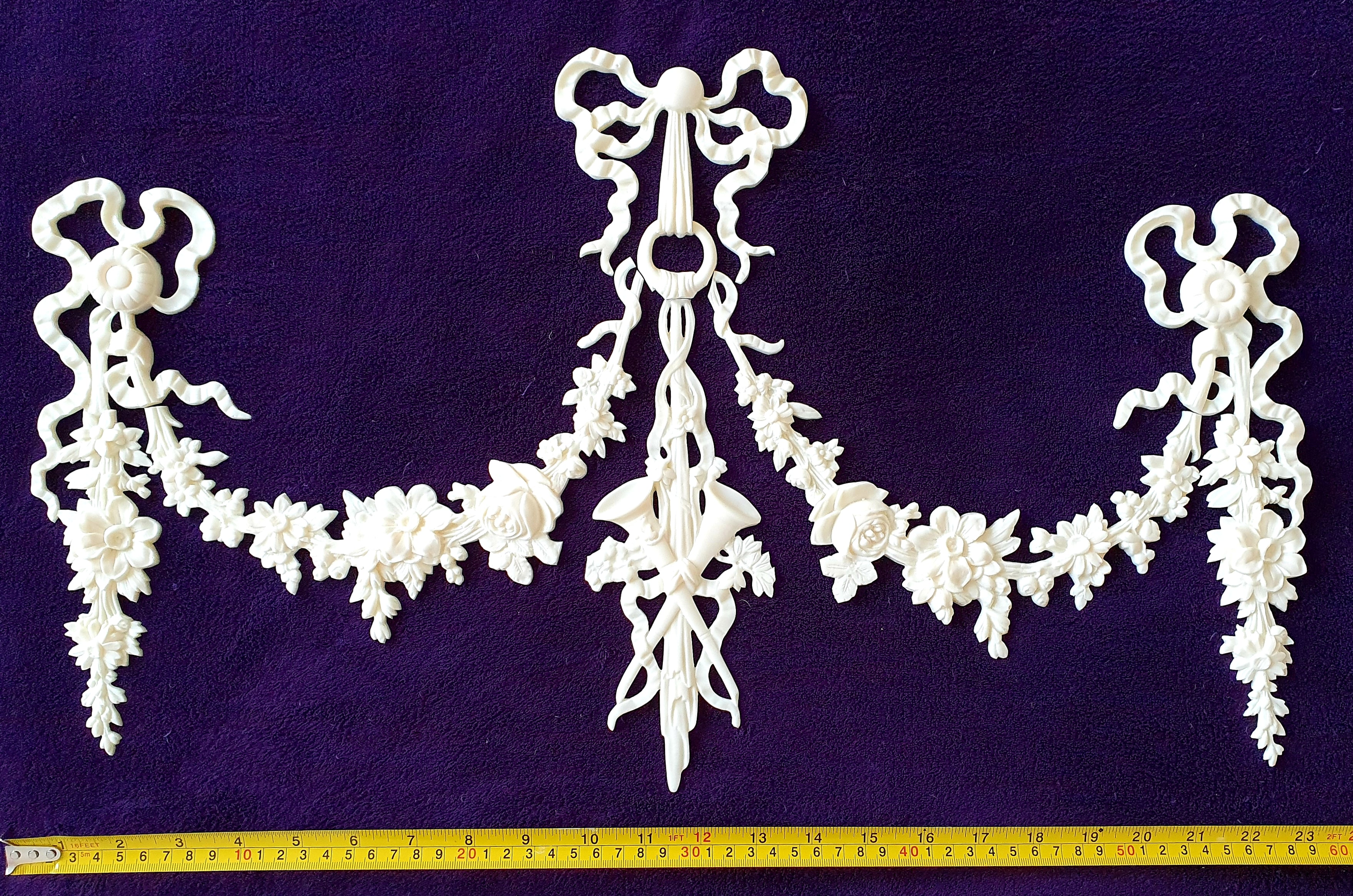 ORNATE DECORATIVE MOULDING VICTORIAN ANTIQUE FLORAL WALL DECORATION (No28)