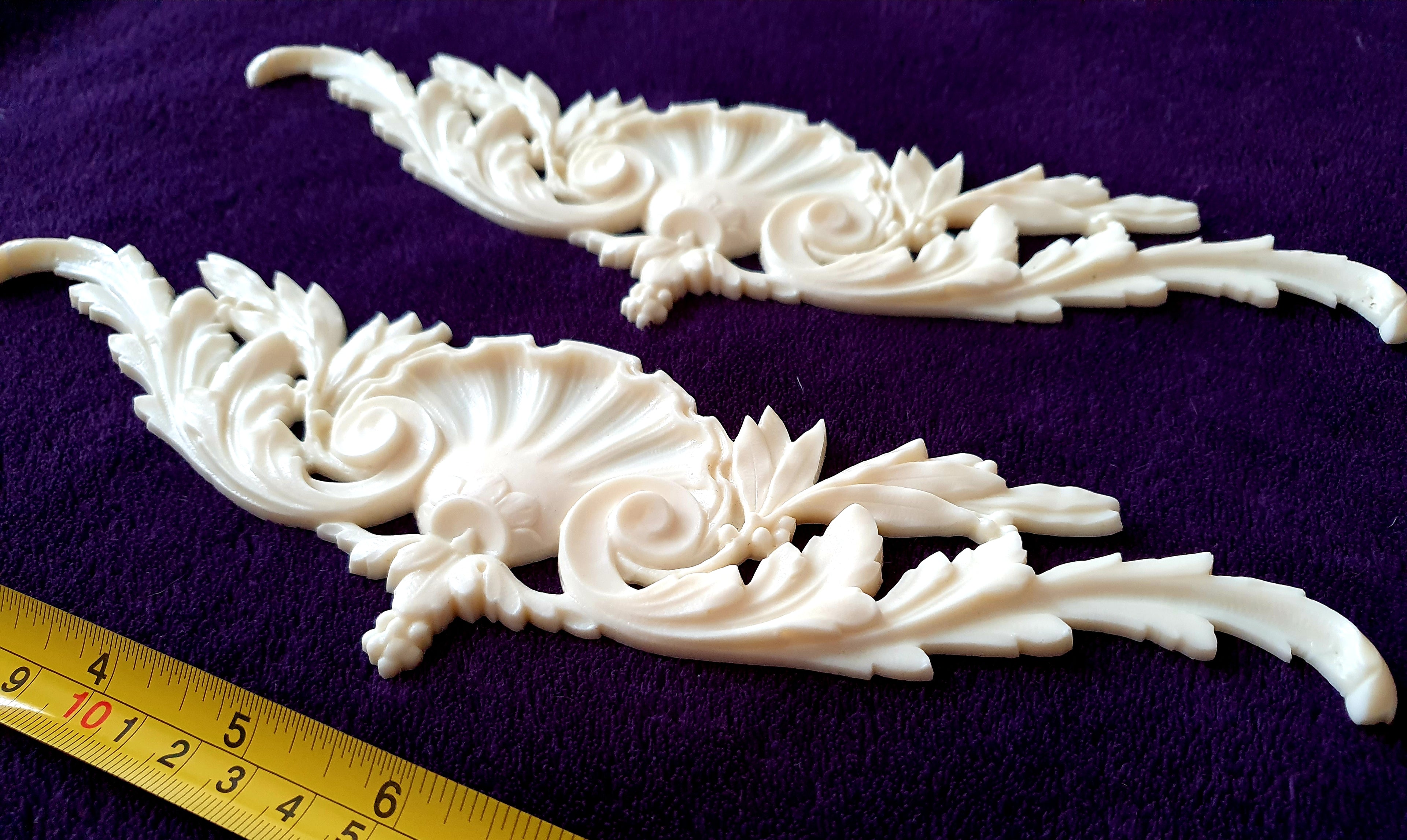 PAIR DECORATIVE MOULDING ANTIQUE ORNATE WALL OR FURNITURE DECORATION (No10)