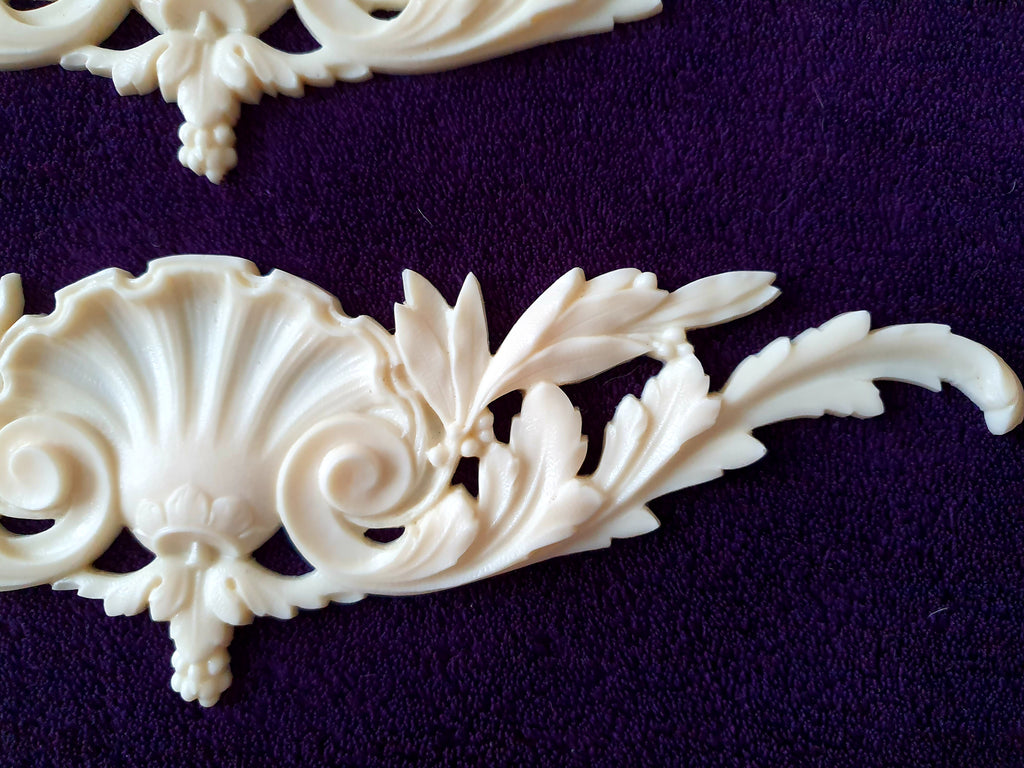 PAIR DECORATIVE MOULDING ANTIQUE ORNATE WALL OR FURNITURE DECORATION (No10)