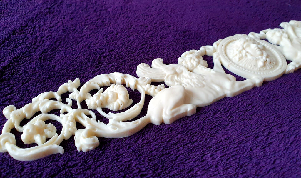 LARGE EMPIRE SPHINX GRIFFIN WALL MOULDING DECORATION (No8)