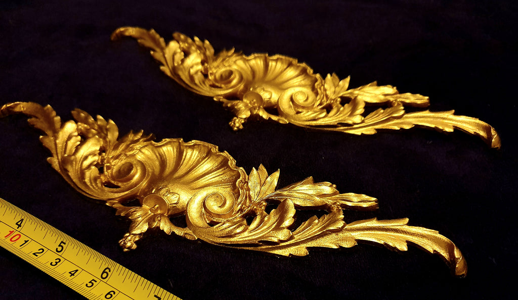 PAIR DECORATIVE MOULDING ANTIQUE ORNATE WALL OR FURNITURE DECORATION (No10)