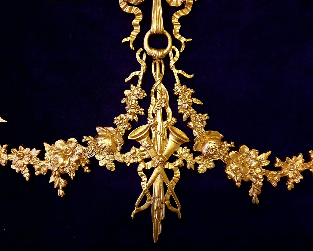 ORNATE DECORATIVE MOULDING VICTORIAN ANTIQUE FLORAL WALL DECORATION (No28)