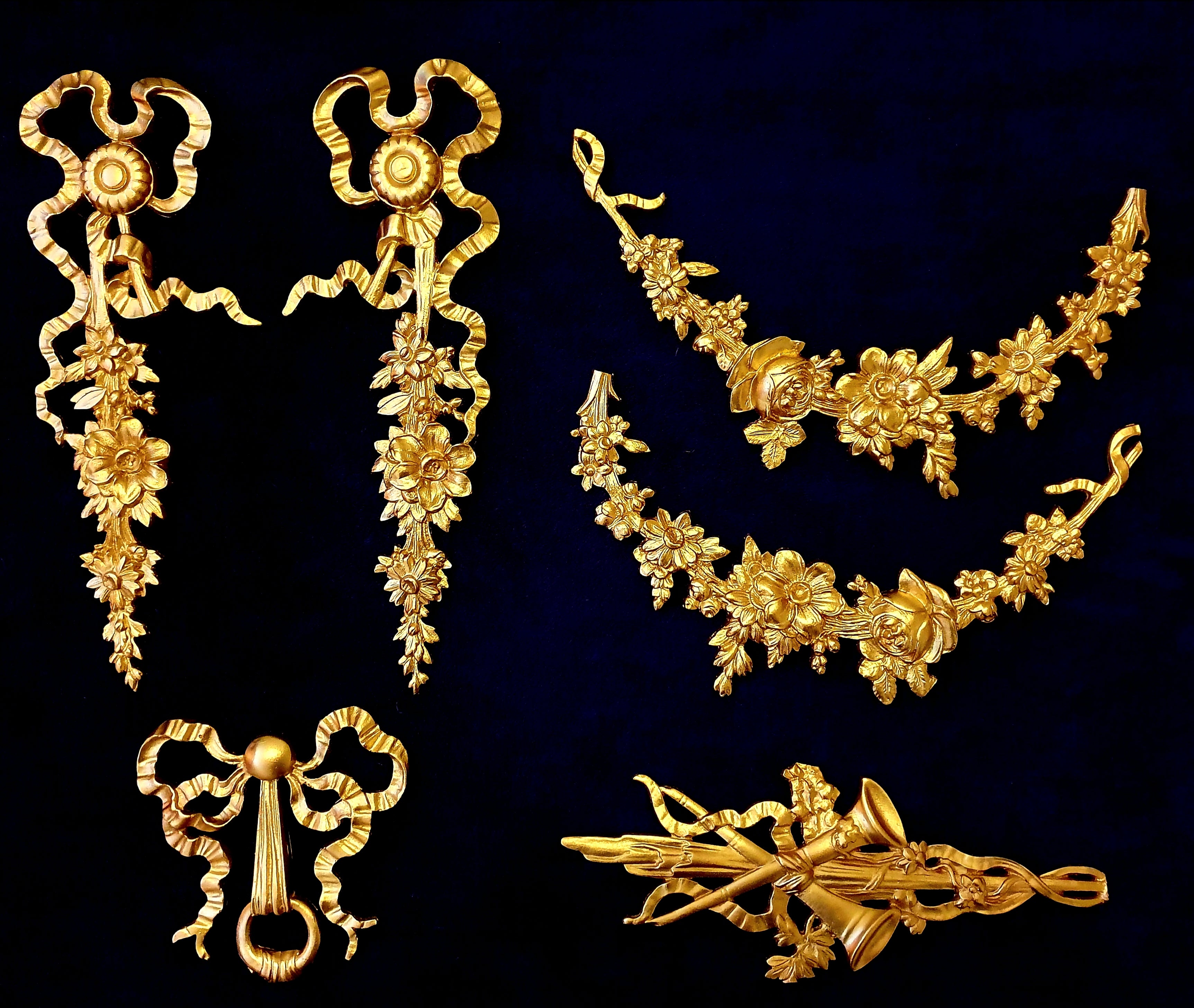 ORNATE DECORATIVE MOULDING VICTORIAN ANTIQUE FLORAL WALL DECORATION (No28)