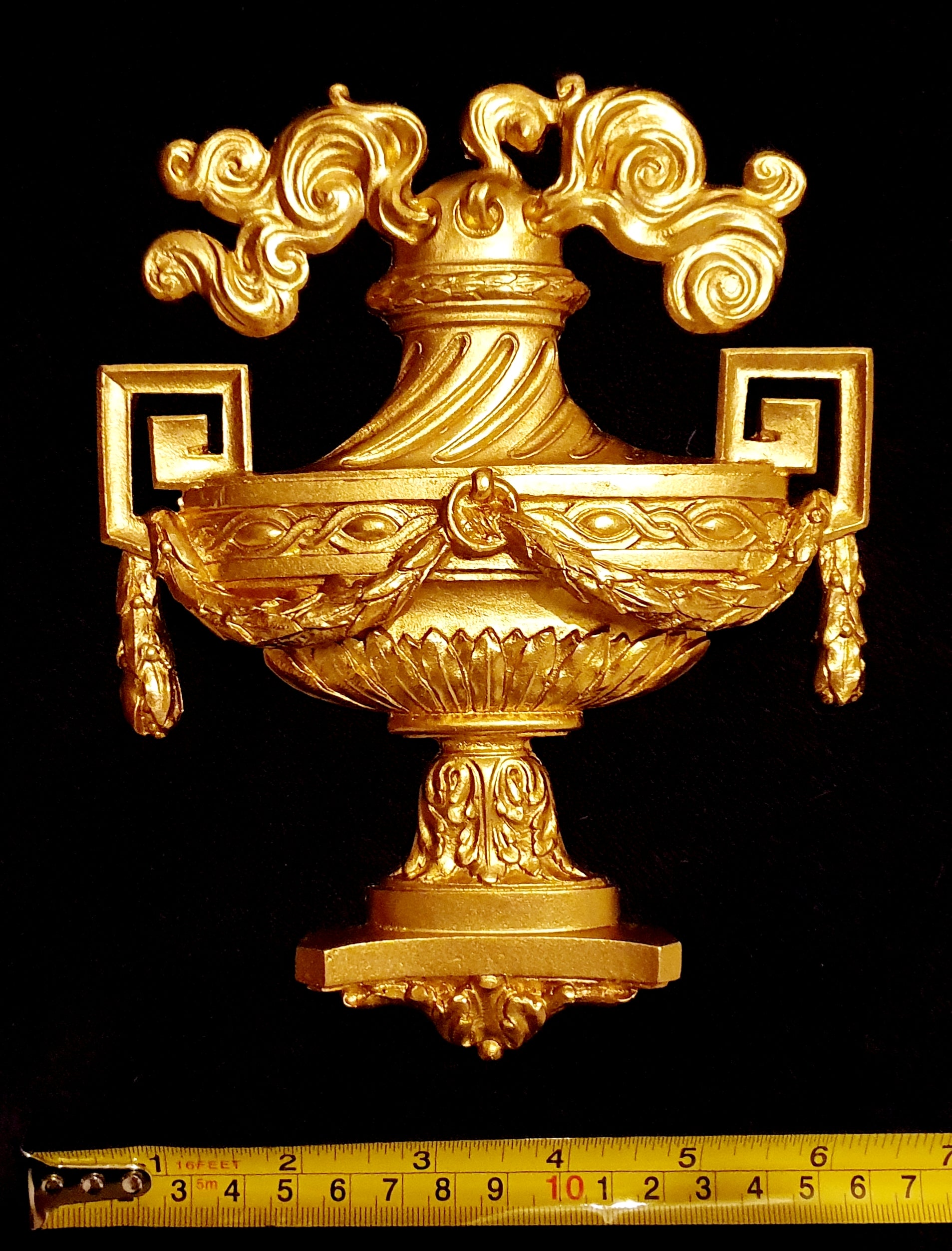 DECORATIVE EMPIRE STYLE LAMP MOULDING WALL DECORATION (No40)
