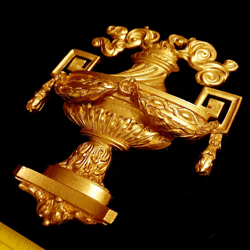 DECORATIVE EMPIRE STYLE LAMP MOULDING WALL DECORATION (No40)