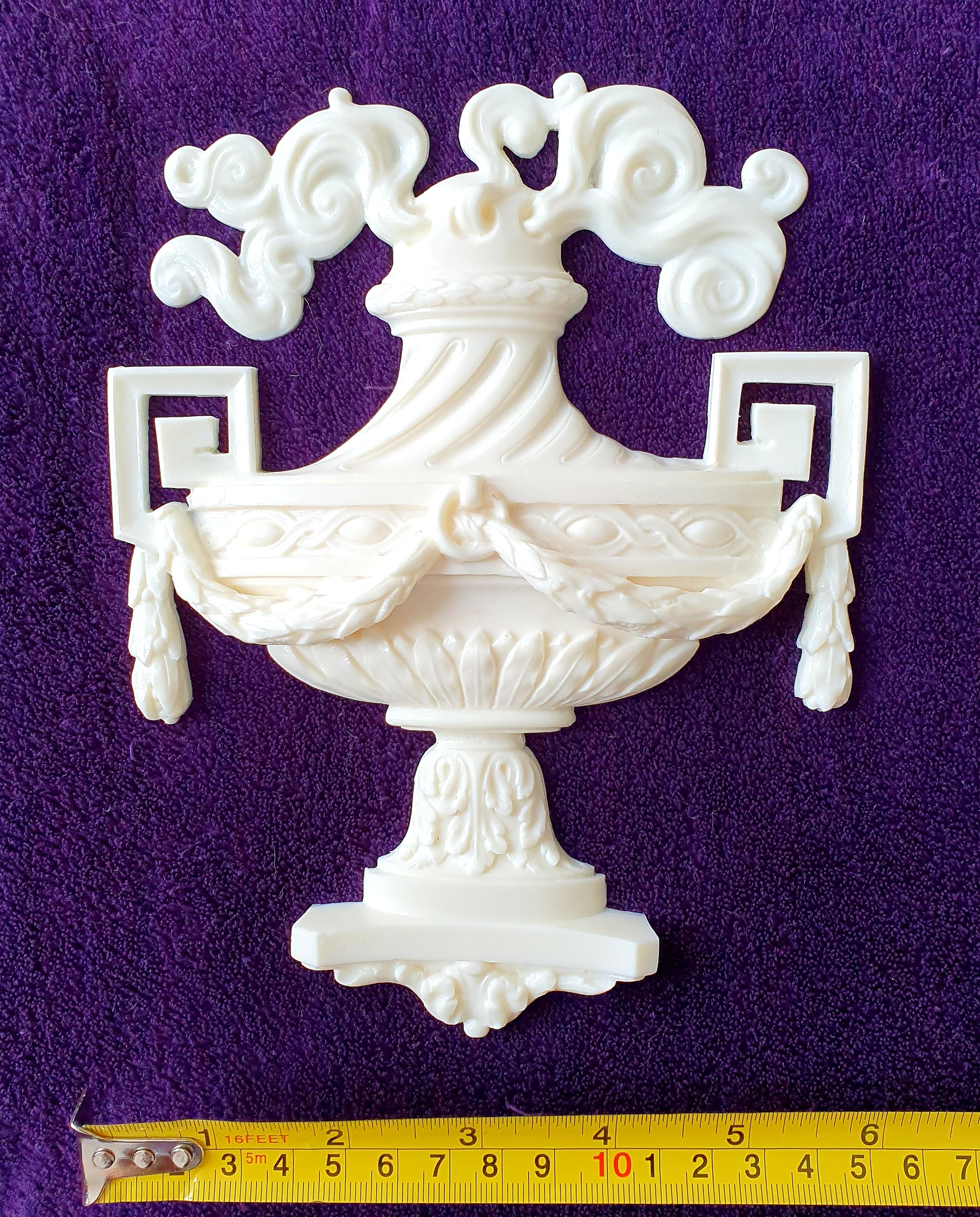 DECORATIVE EMPIRE STYLE LAMP MOULDING WALL DECORATION (No40)