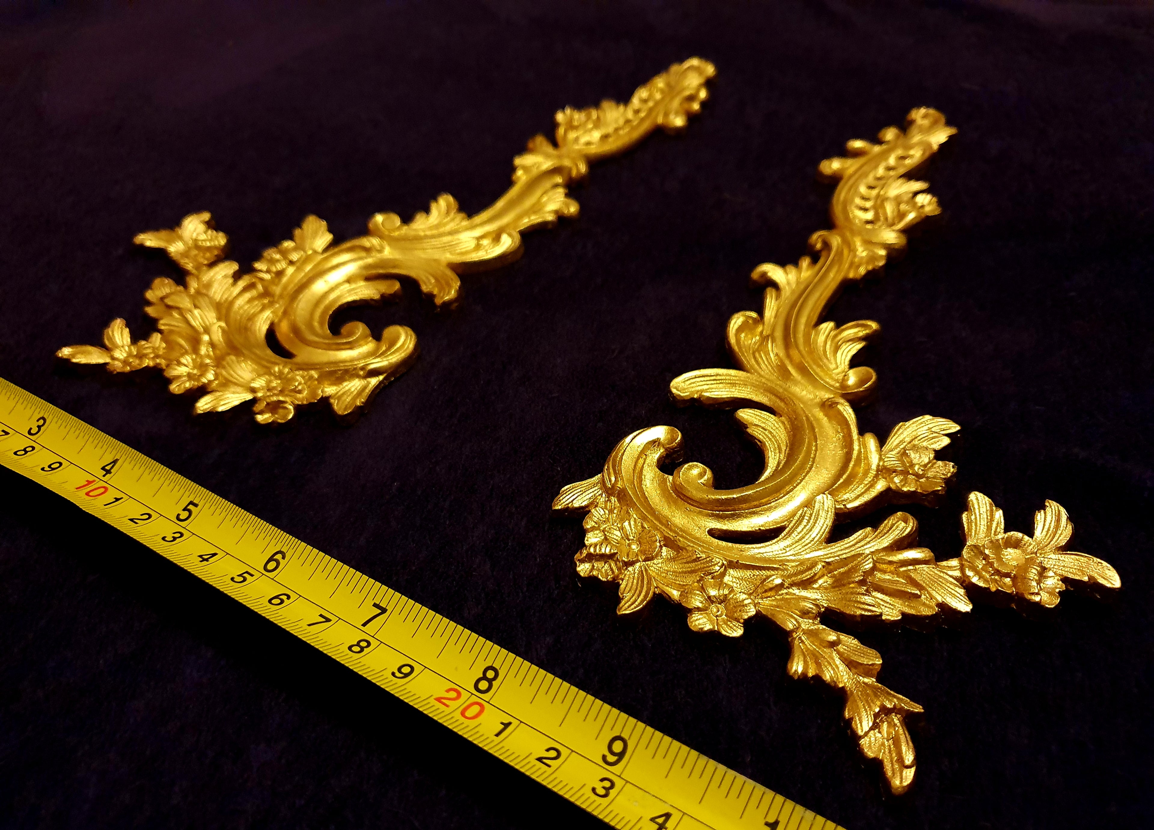 PAIR ORNATE ANTIQUE STYLE WALL MIRROR MOULDING DECORATION (No112)