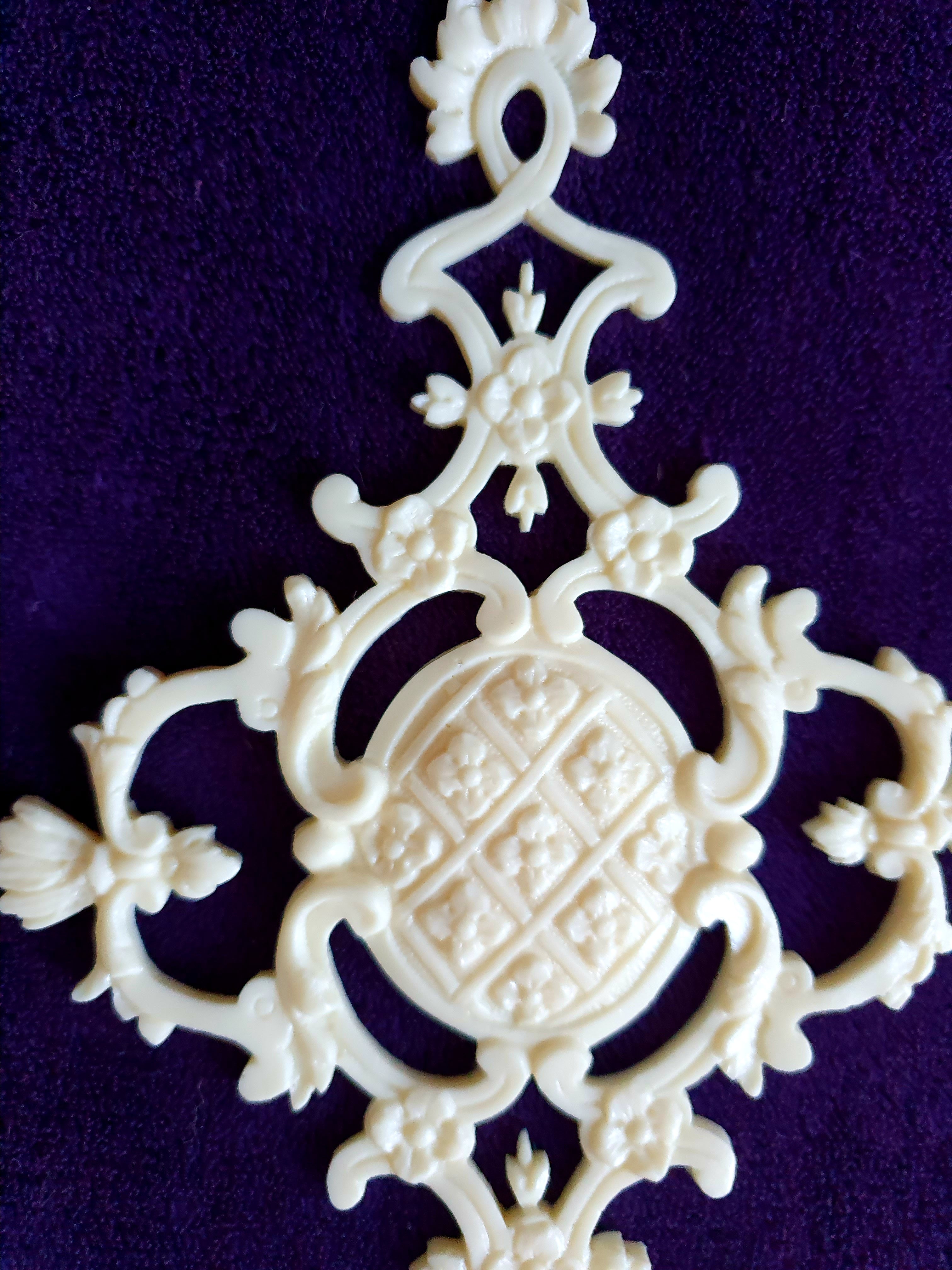 PAIR DECORATIVE MOULDING ONLAY LOUIS XVI DECORATION (No18)