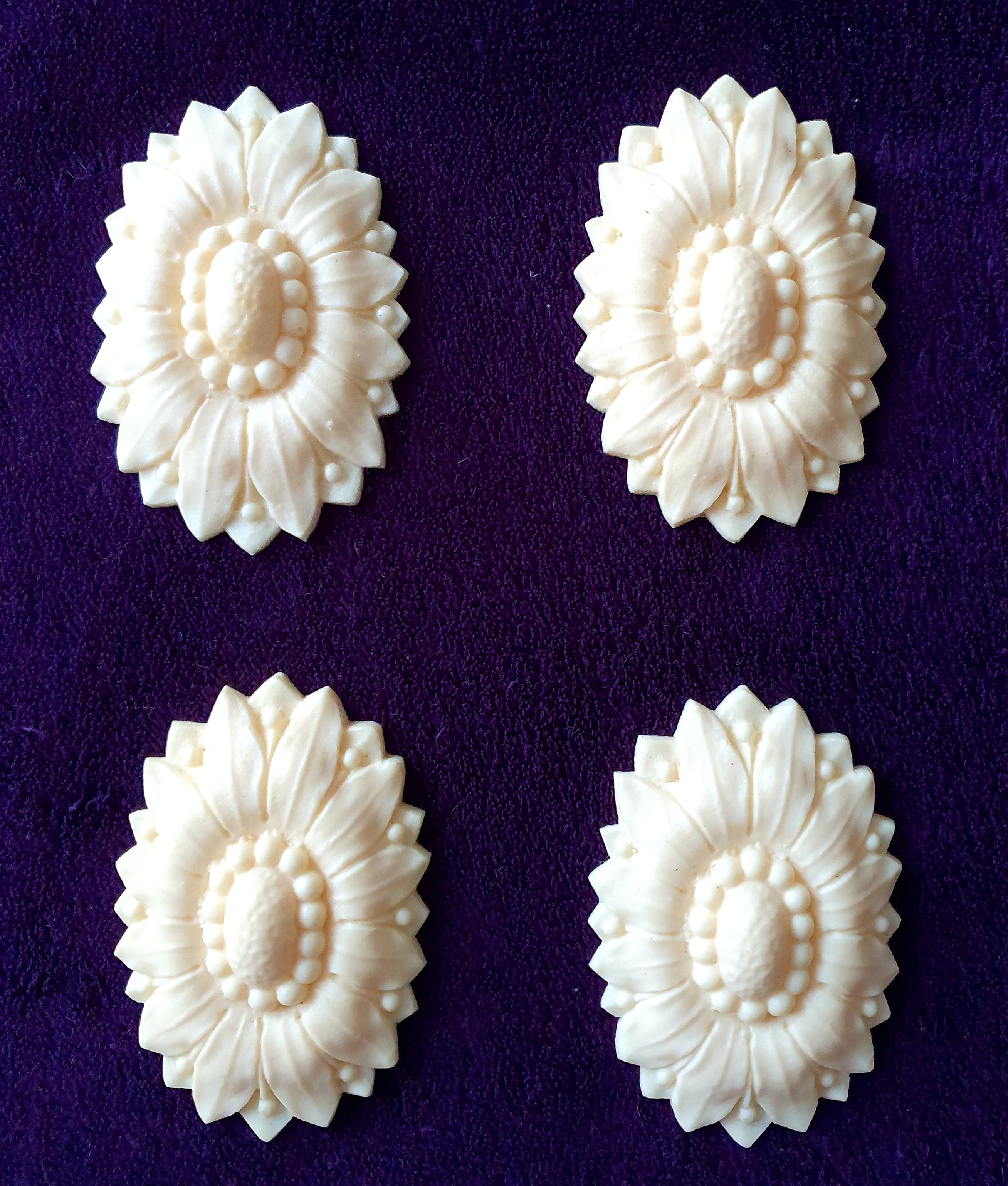 4 DECORATIVE MOULDINGS WALL MIRROR DECORATION (No56)