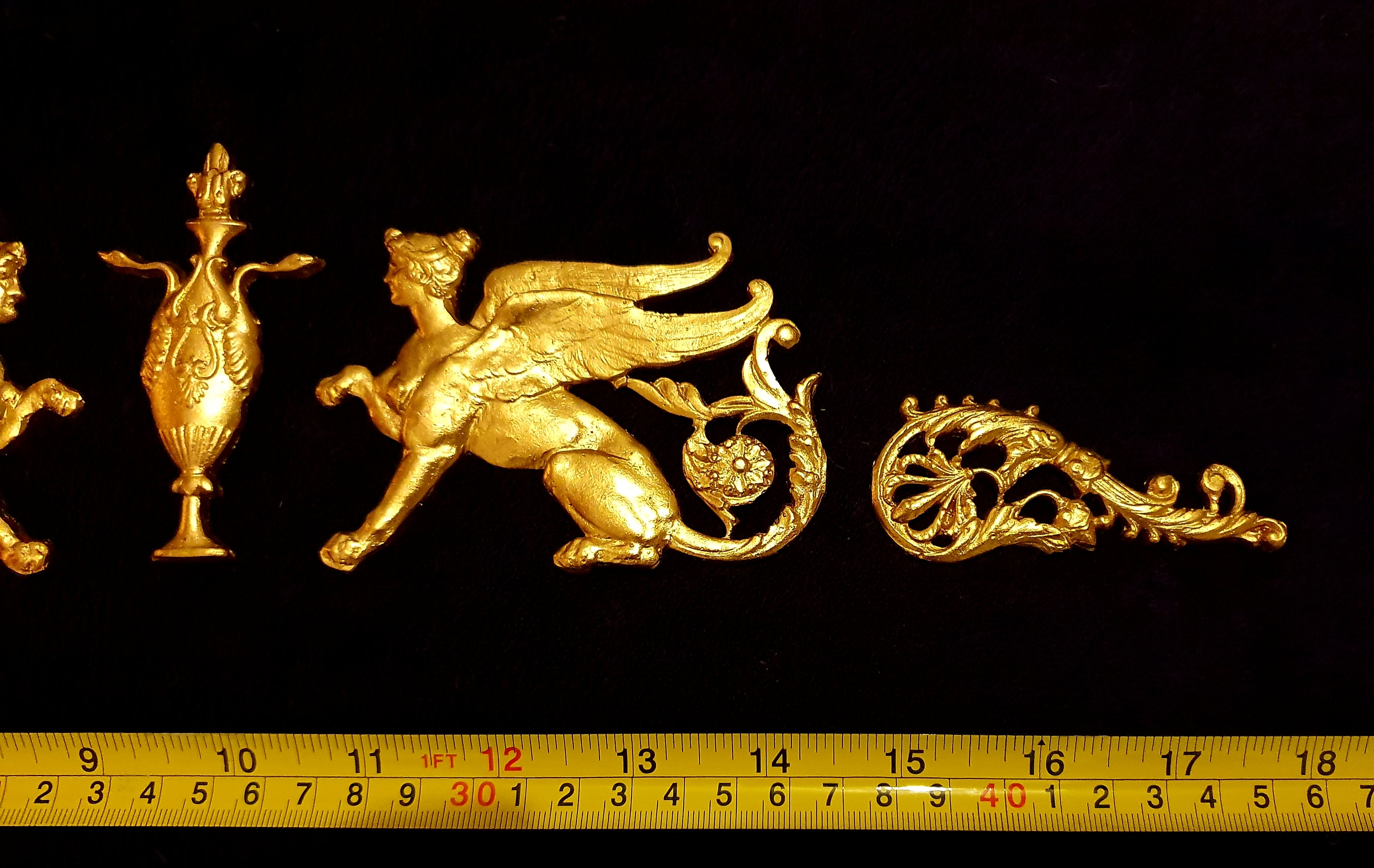 VICTORIAN EMPIRE SPHINX GRIFFIN ONLAY WALL MOULDING DECORATION (No20)