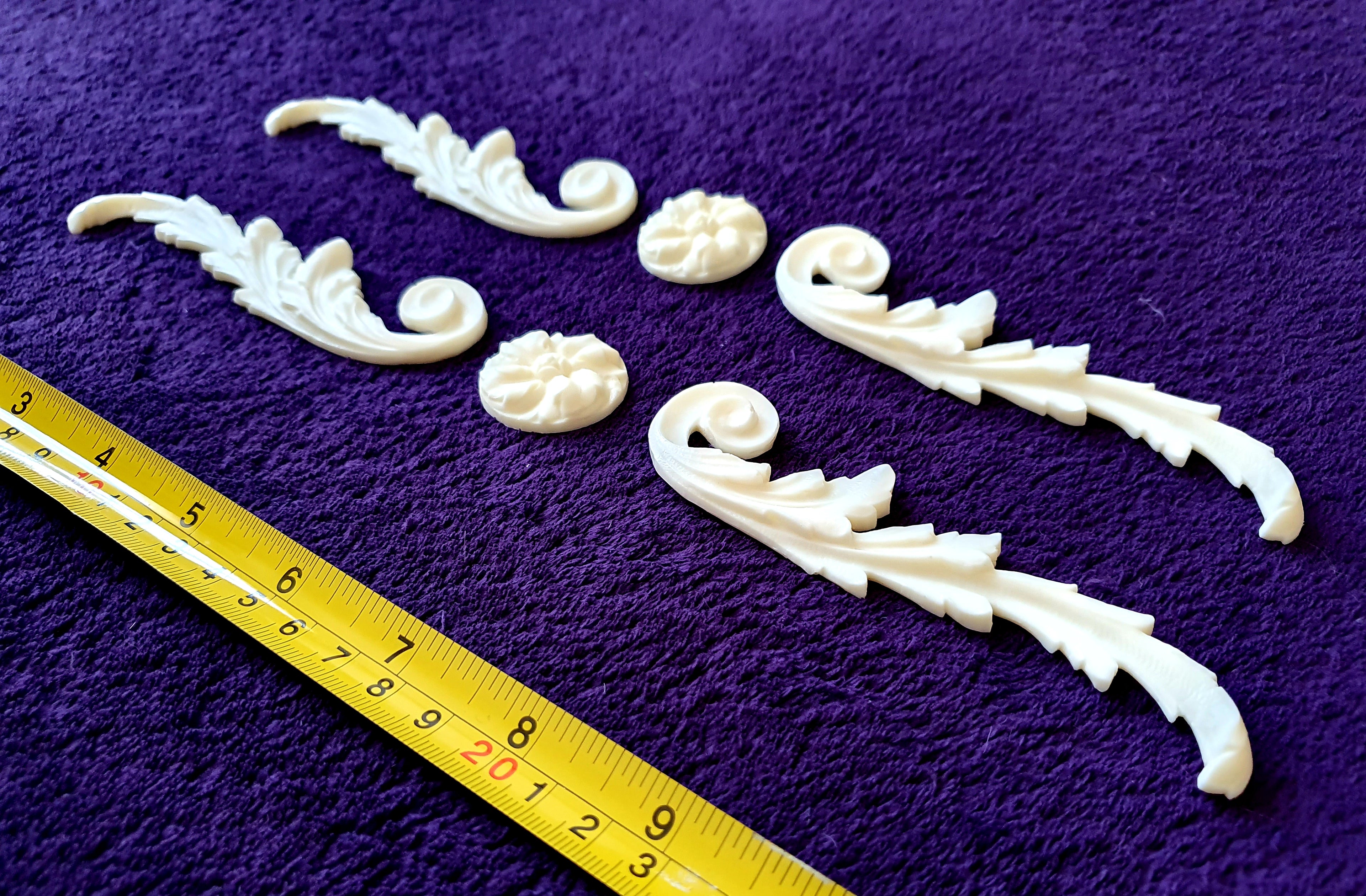 4 DECORATIVE SCROLL WALL MOUNT (No3)