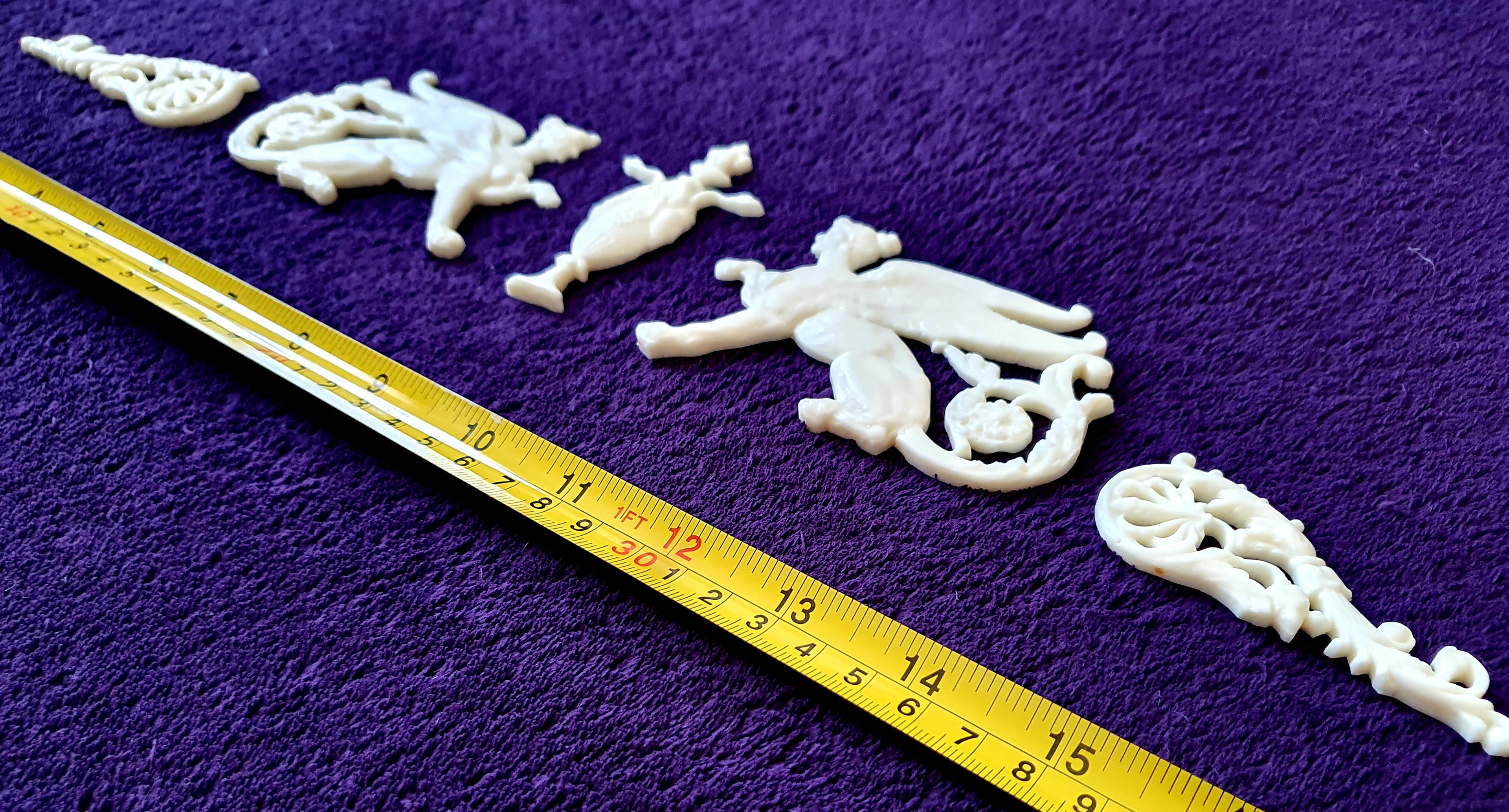VICTORIAN EMPIRE SPHINX GRIFFIN ONLAY WALL MOULDING DECORATION (No20)