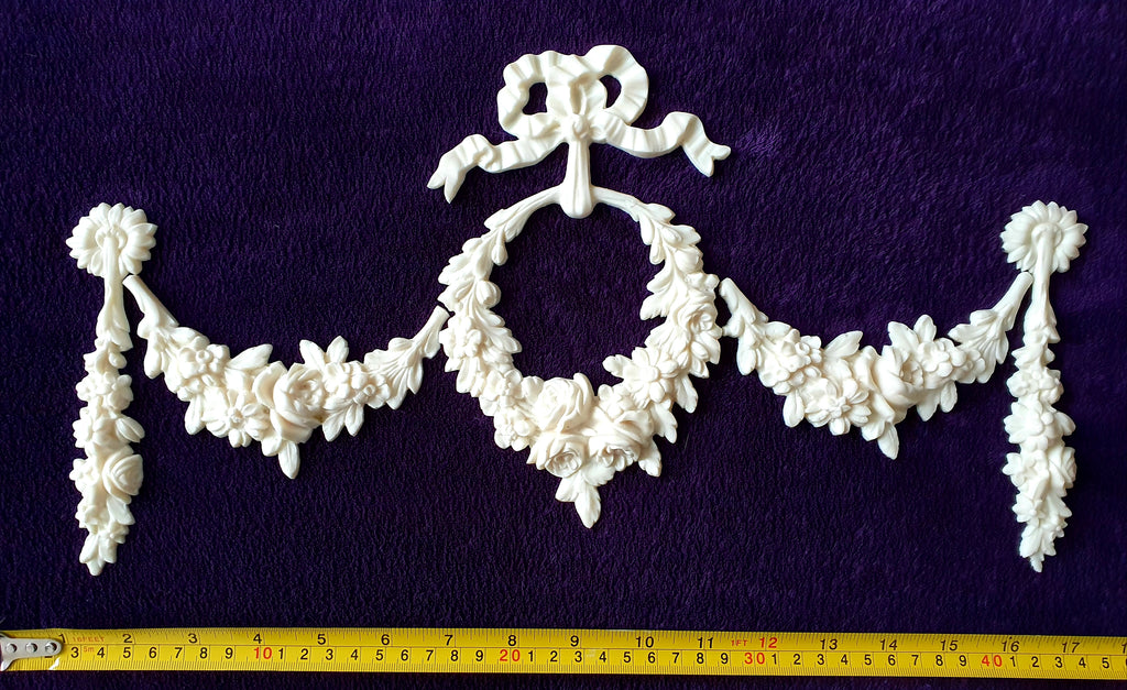 ORNATE DECORATIVE VICTORIAN FLORAL MOULDING (No1)