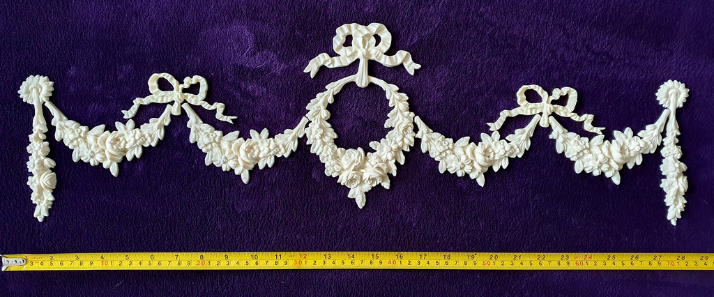 LARGE ORNATE DECORATIVE VICTORIAN FLORAL MOULDING (No2)