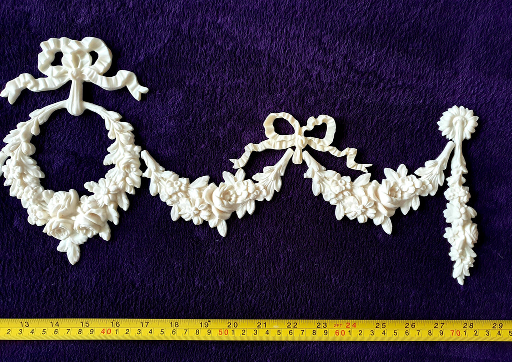 LARGE ORNATE DECORATIVE VICTORIAN FLORAL MOULDING (No2)