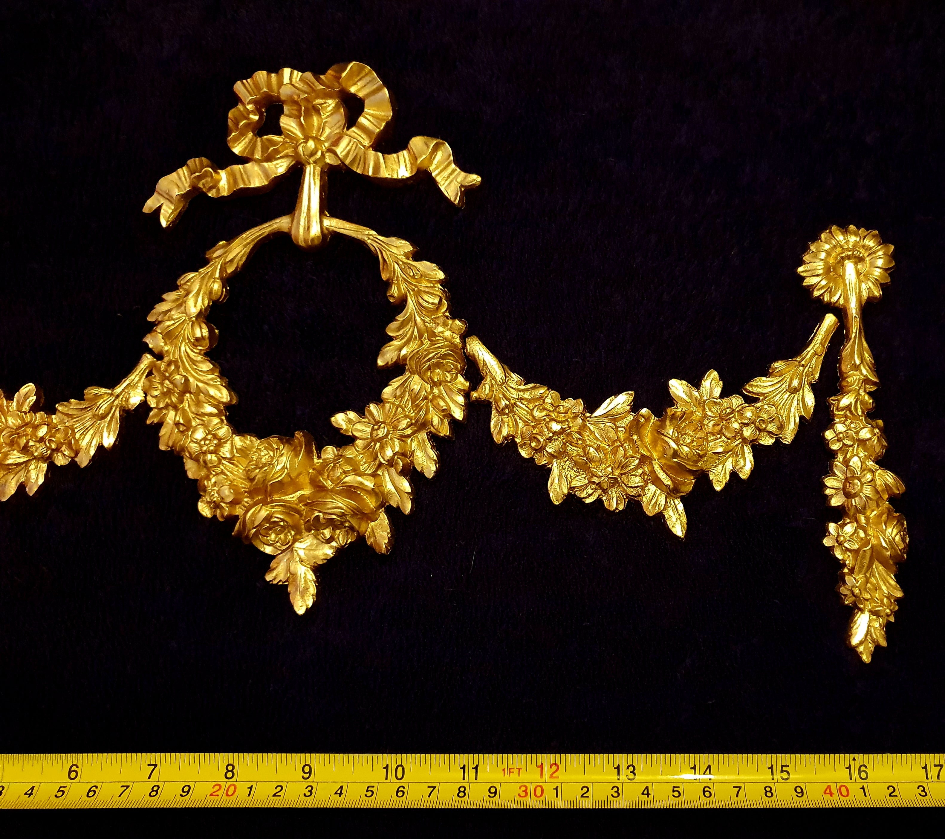 ORNATE DECORATIVE VICTORIAN FLORAL MOULDING (No1)