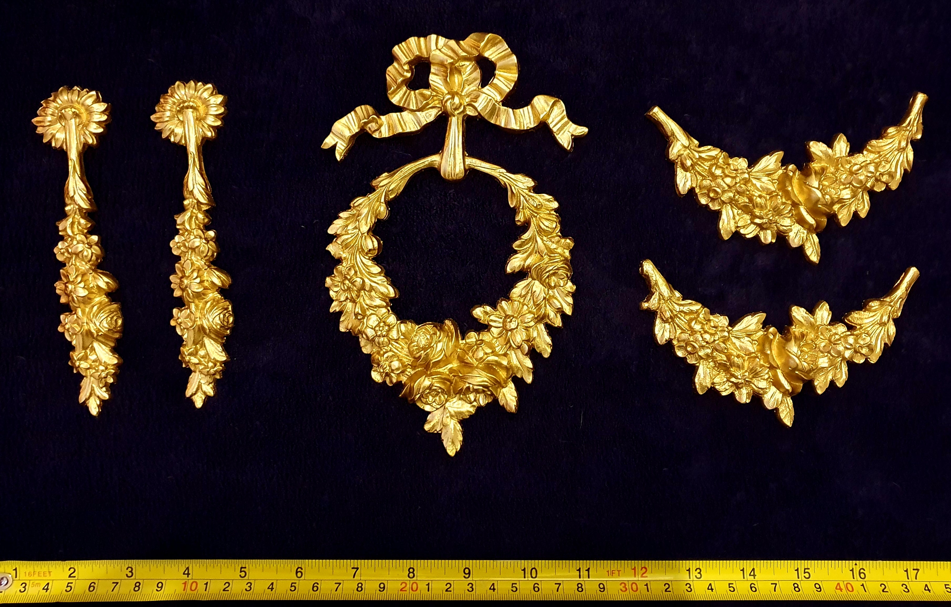 ORNATE DECORATIVE VICTORIAN FLORAL MOULDING (No1)