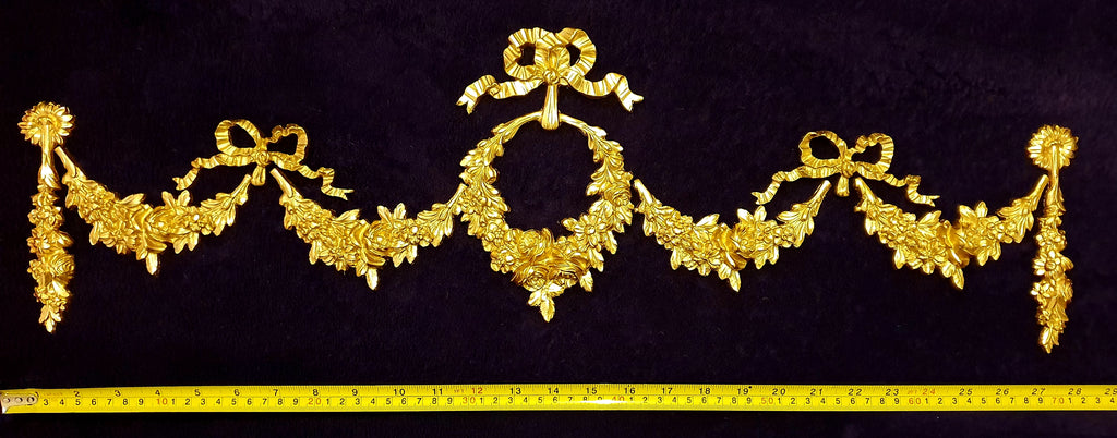 LARGE ORNATE DECORATIVE VICTORIAN FLORAL MOULDING (No2)