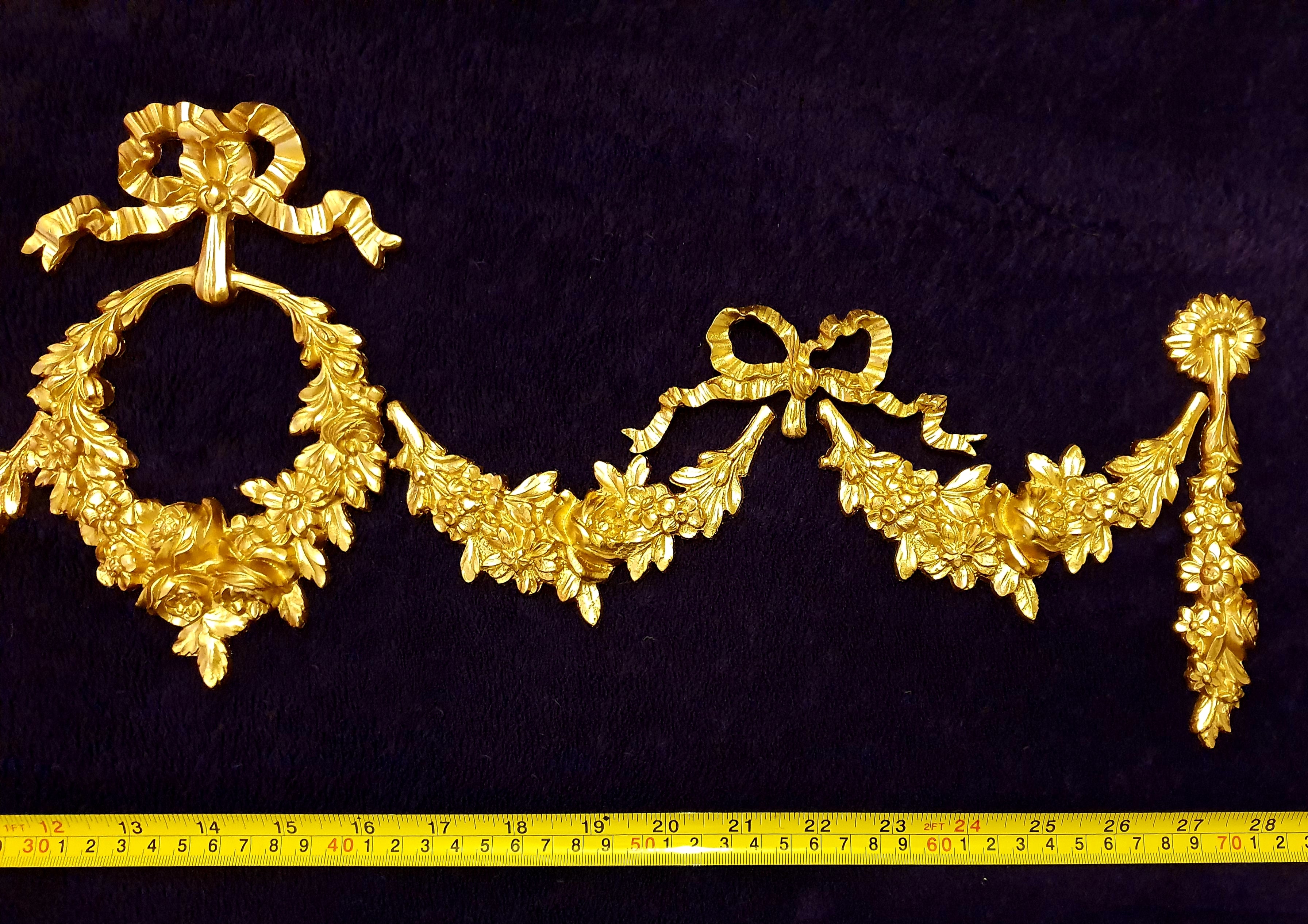 LARGE ORNATE DECORATIVE VICTORIAN FLORAL MOULDING (No2)