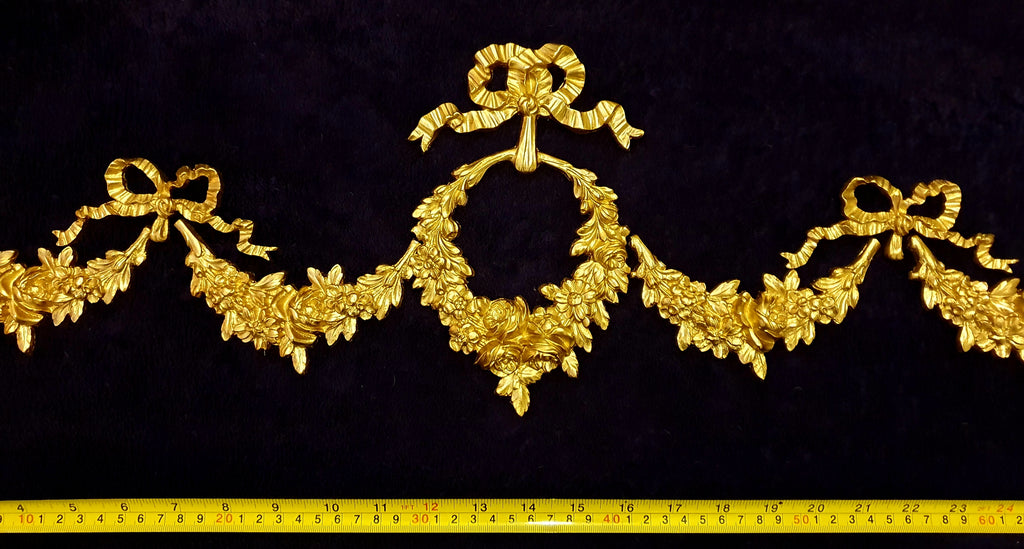 LARGE ORNATE DECORATIVE VICTORIAN FLORAL MOULDING (No2)