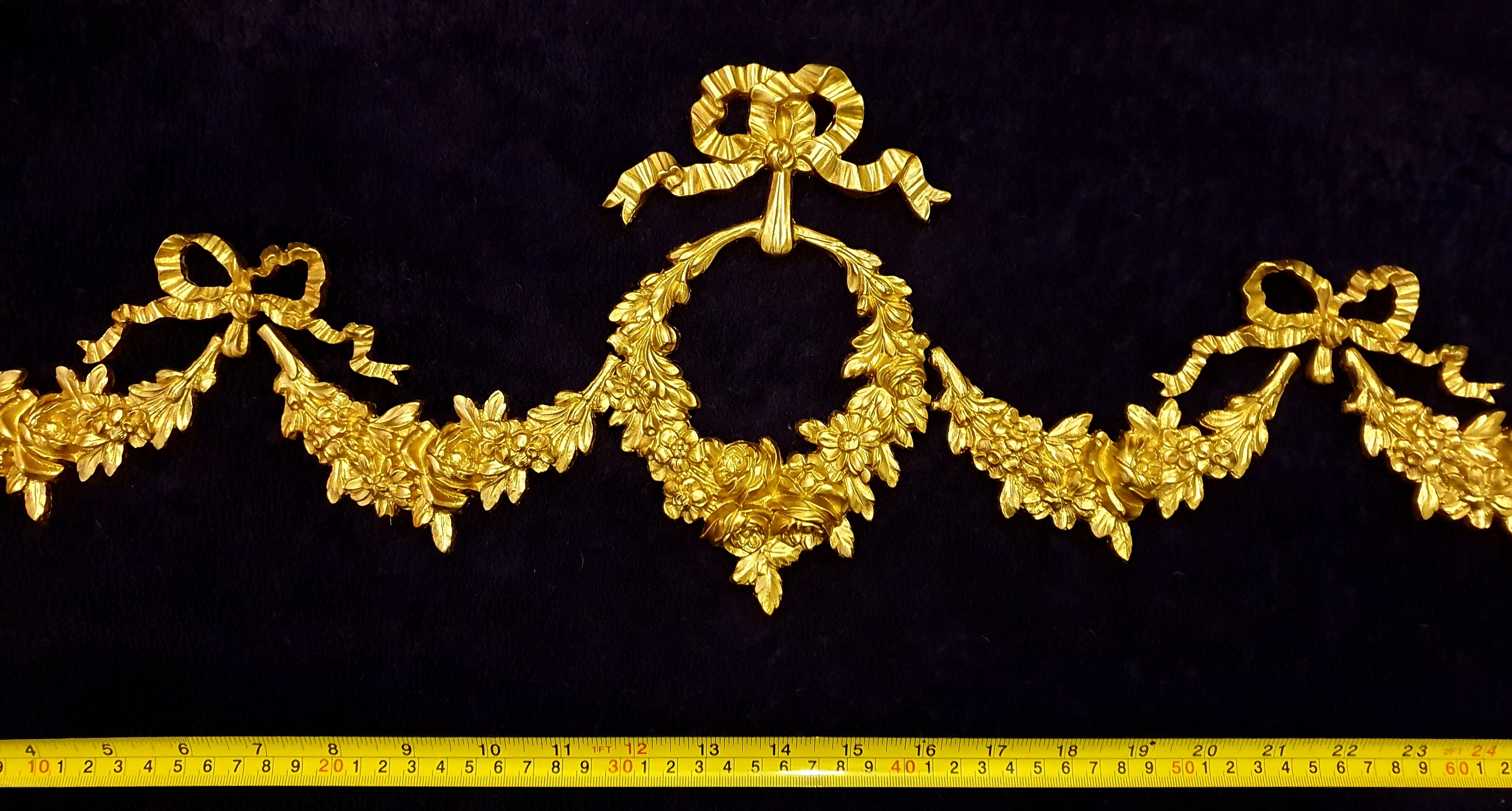 LARGE ORNATE DECORATIVE VICTORIAN FLORAL MOULDING (No2)