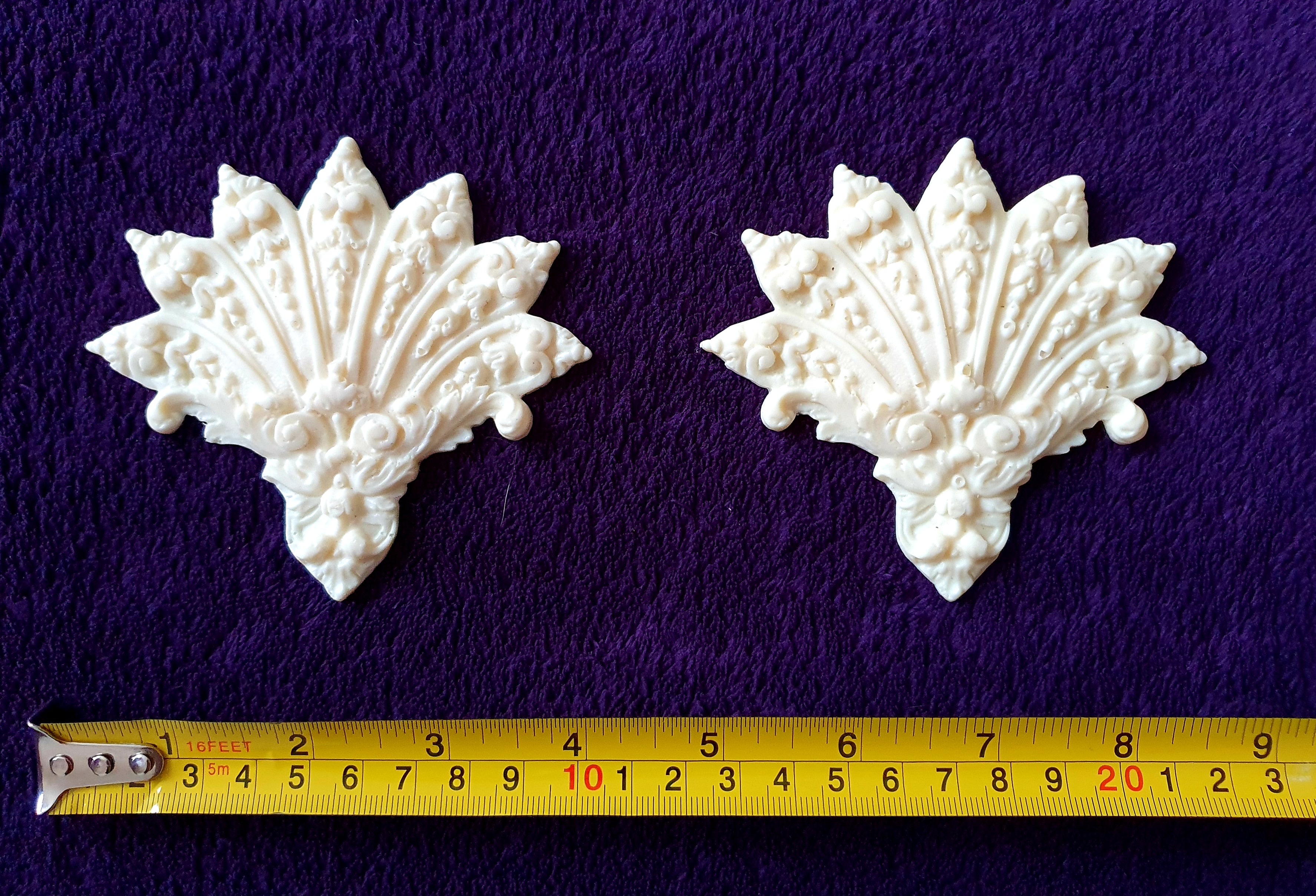 PAIR DECORATIVE MOULDING ANTIQUE STYLE WALL MIRROR DECORATION (No62)