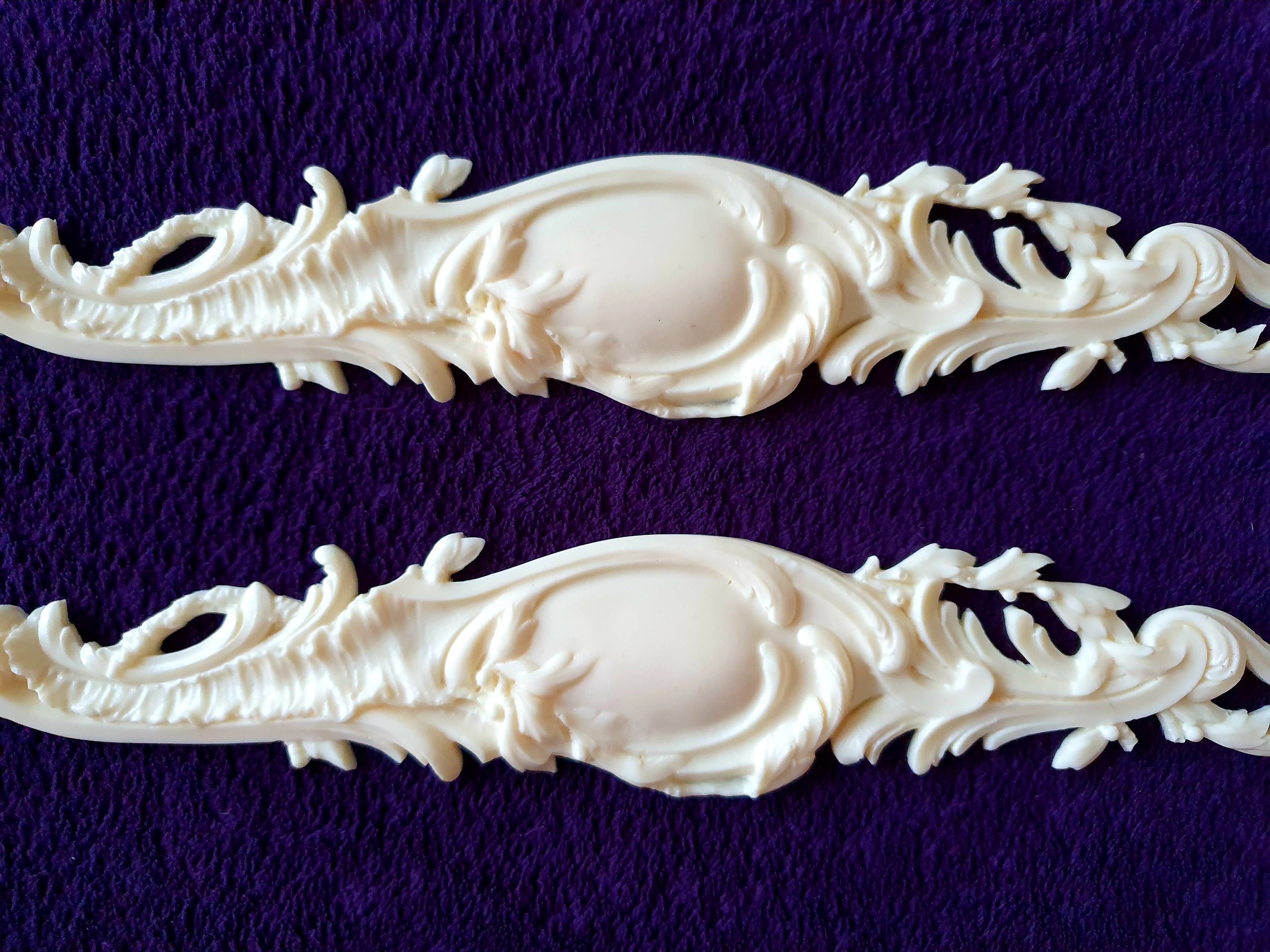 PAIR DECORATIVE MOULDING ANTIQUE STYLE WALL MIRROR DECORATION (No67)