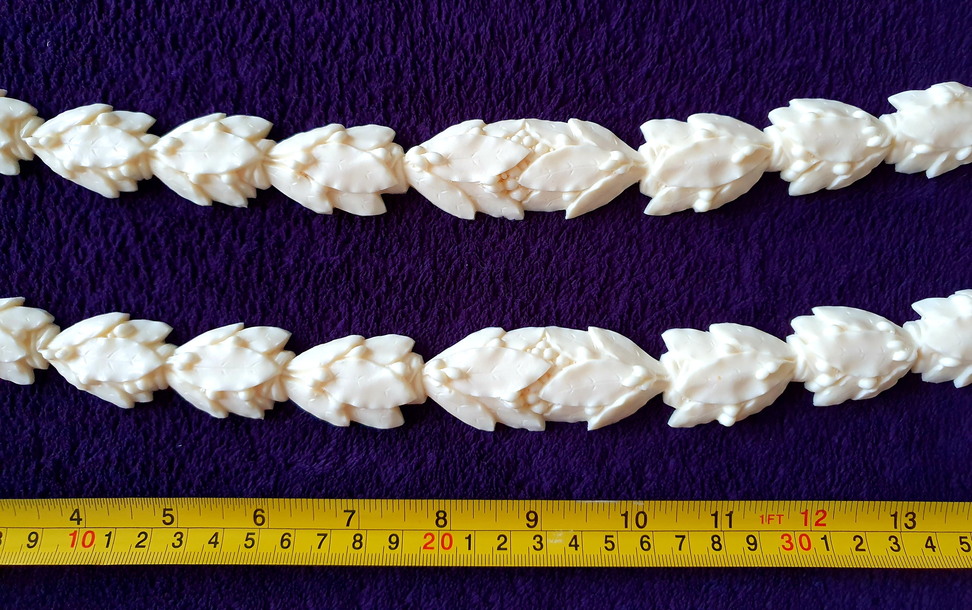 PAIR DECORATIVE MOULDING ANTIQUE STYLE WALL MIRROR DECORATION (No70)