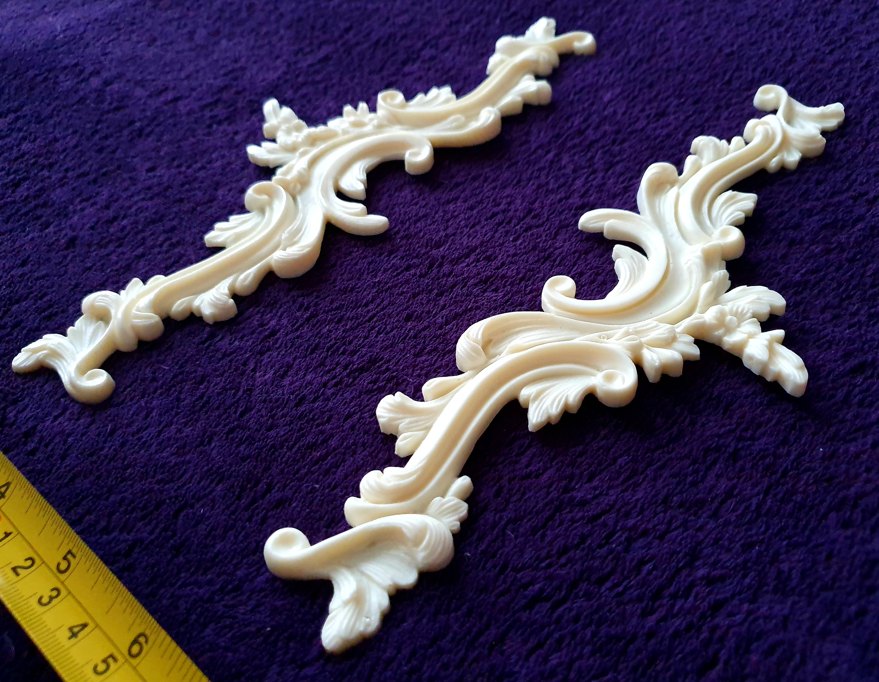 PAIR ORNATE ANTIQUE STYLE WALL MIRROR MOULDING DECORATION (No113)