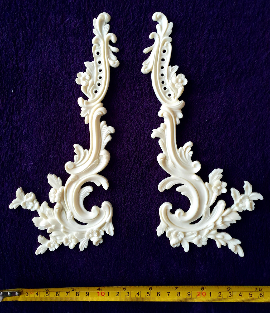 PAIR ORNATE ANTIQUE STYLE WALL MIRROR MOULDING DECORATION (No112)