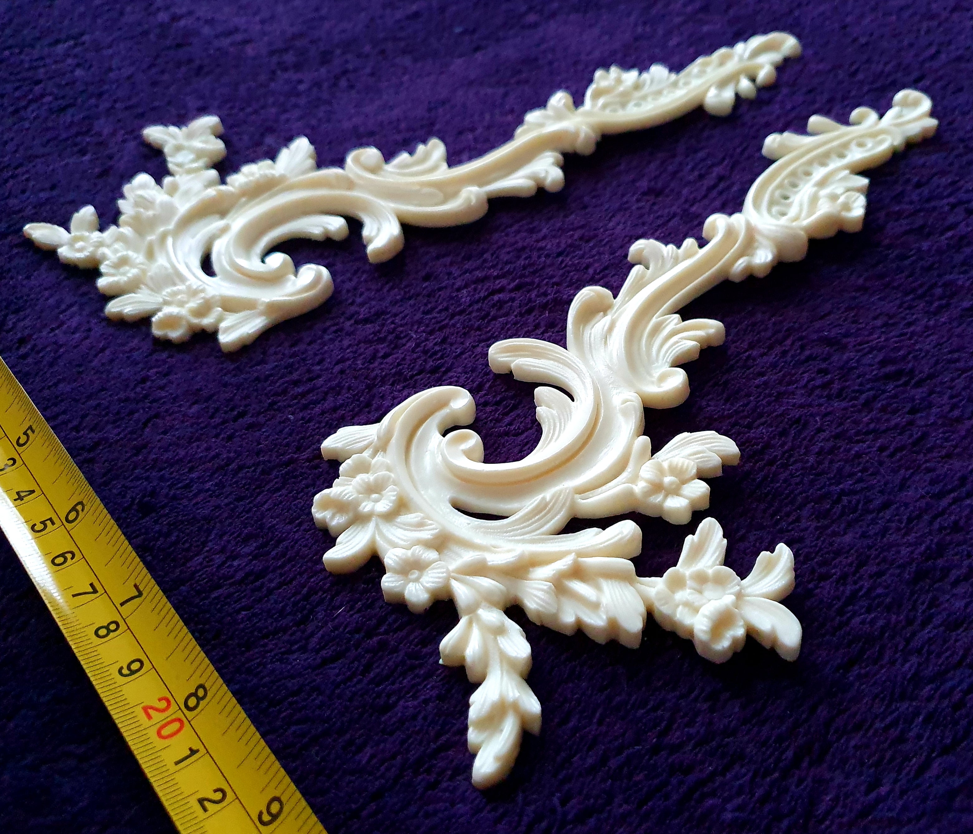 PAIR ORNATE ANTIQUE STYLE WALL MIRROR MOULDING DECORATION (No112)