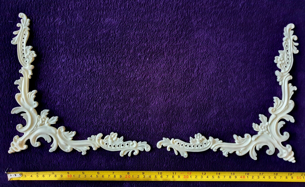 PAIR DECORATIVE MOULDING ANTIQUE ORNATE WALL OR FURNITURE DECORATION (No97)