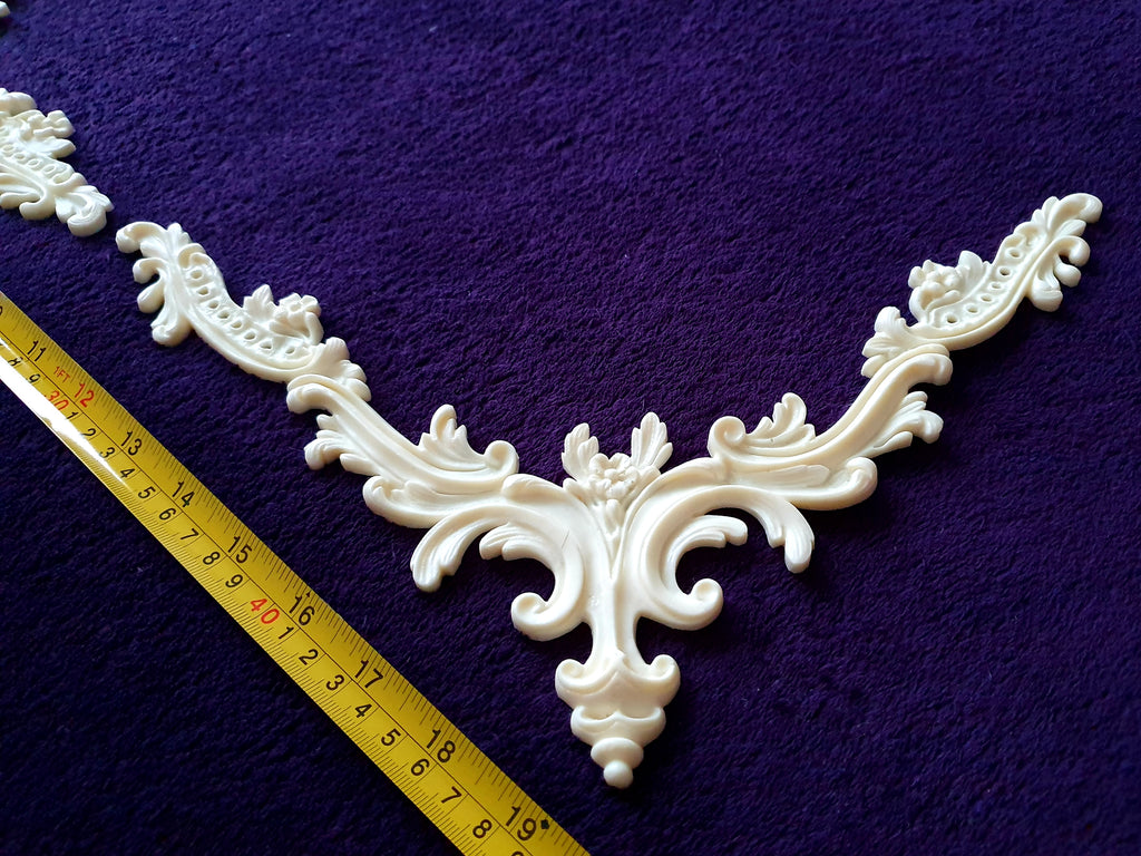 PAIR DECORATIVE MOULDING ANTIQUE ORNATE WALL OR FURNITURE DECORATION (No97)