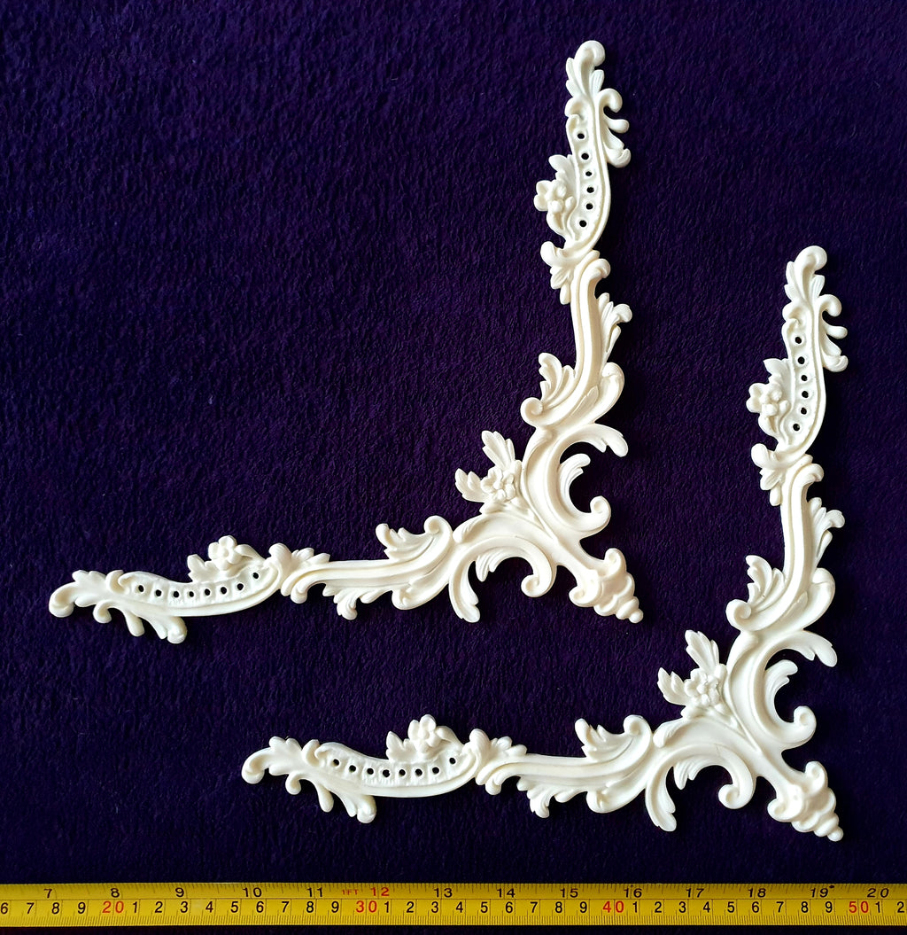 PAIR DECORATIVE MOULDING ANTIQUE ORNATE WALL OR FURNITURE DECORATION (No97)