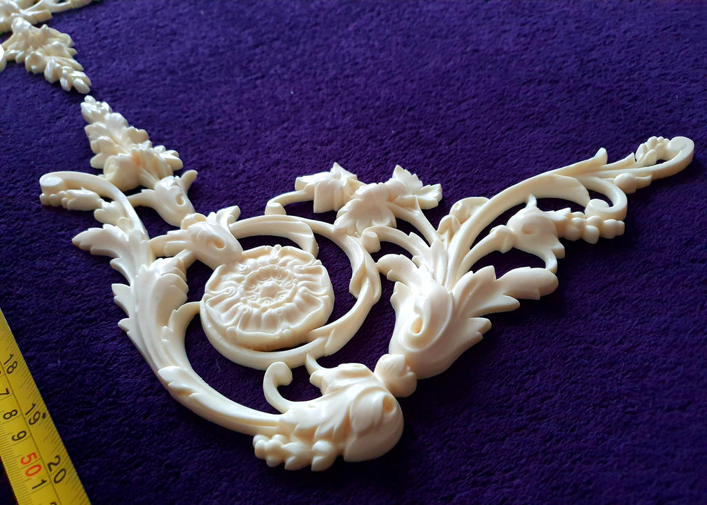 PAIR DECORATIVE MOULDING ANTIQUE ORNATE WALL OR FURNITURE DECORATION (No95)