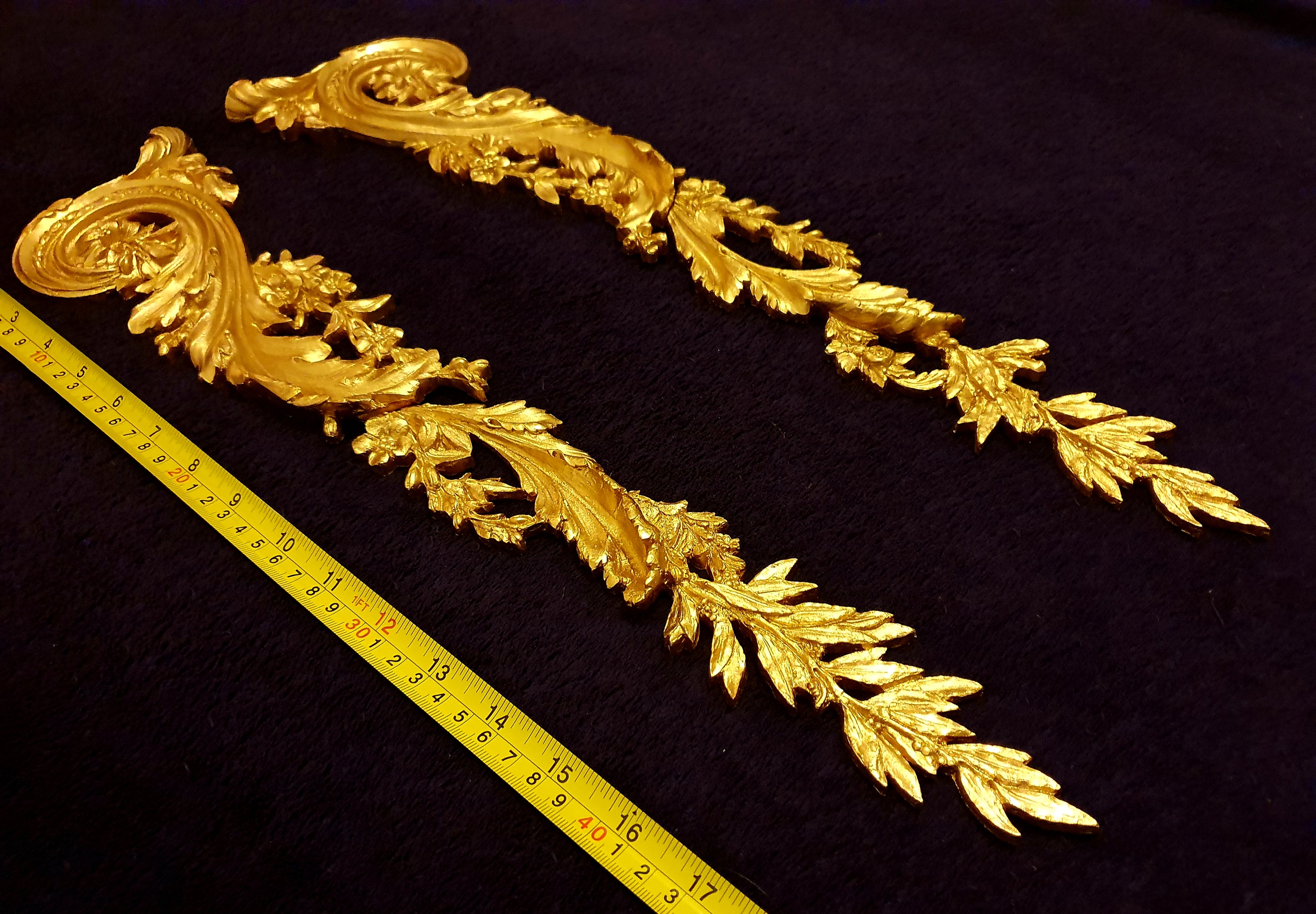 PAIR DECORATIVE MOULDING ANTIQUE ORNATE WALL OR FURNITURE DECORATION (No96)