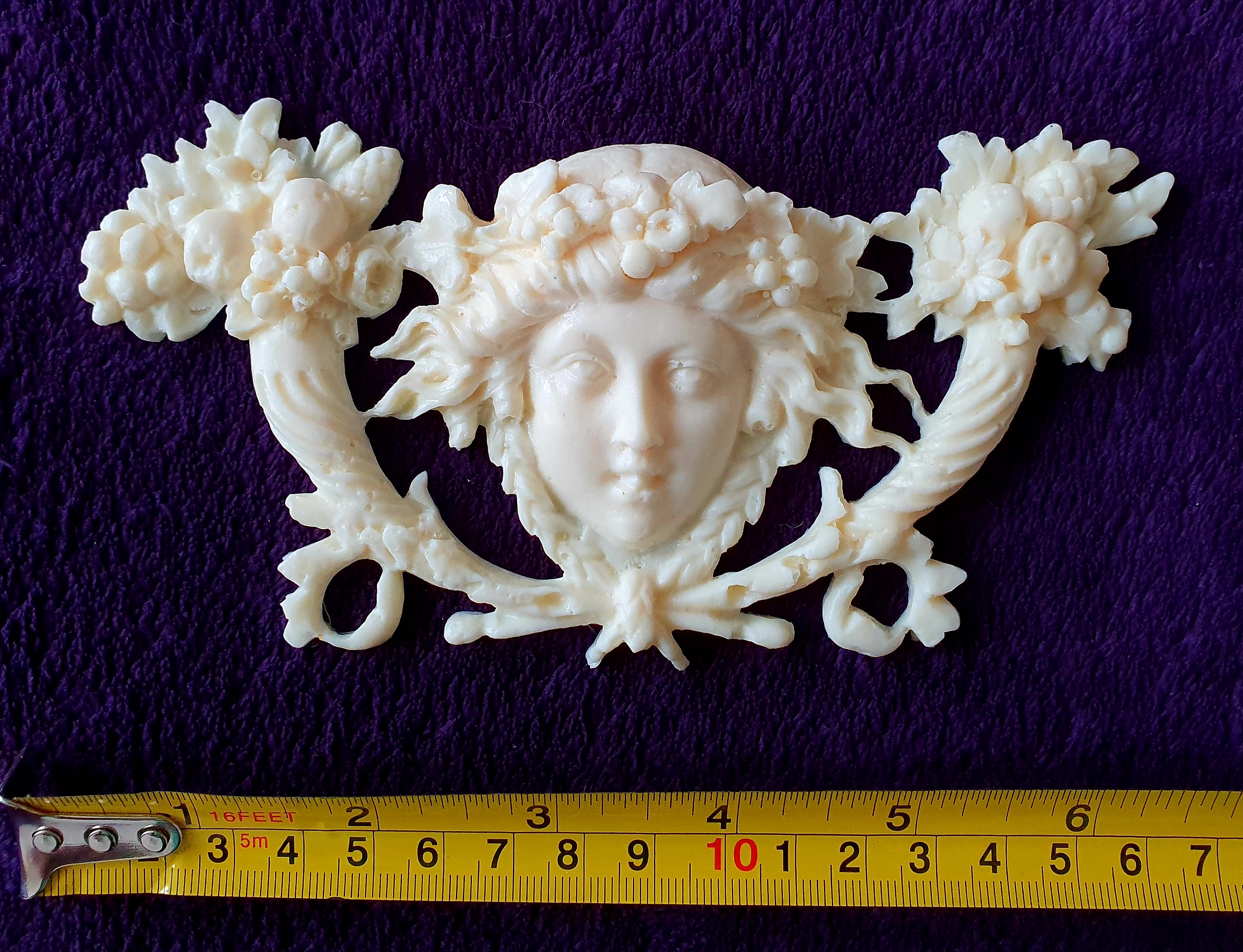 ORNATE ANTIQUE STYLE WALL ONLAY MIRROR MOULDING DECORATION (No121)