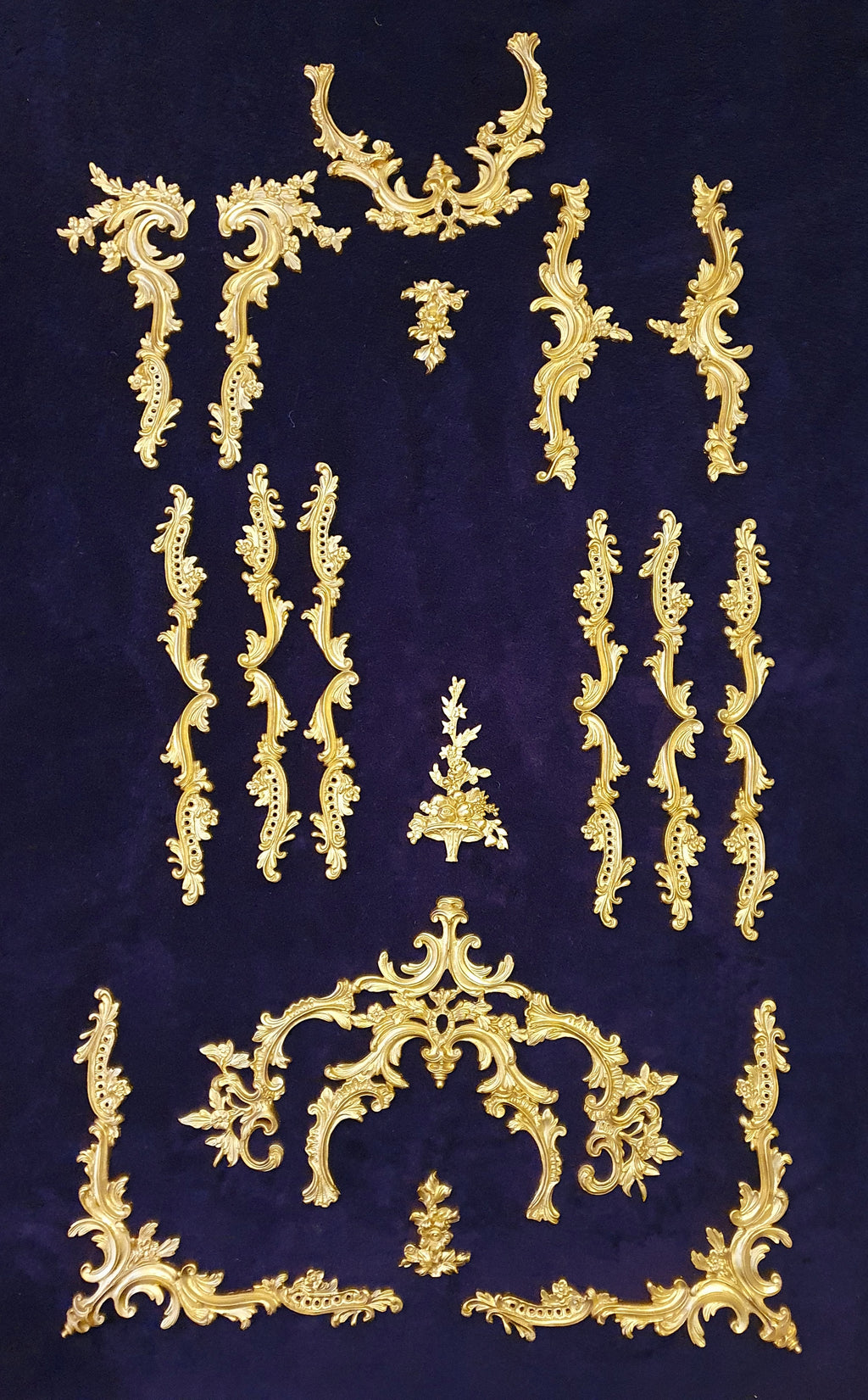 1 DECORATIVE ANTIQUE LOUIS XV STYLE GILT OR WHITE WALL PANELLING PANEL (No117)