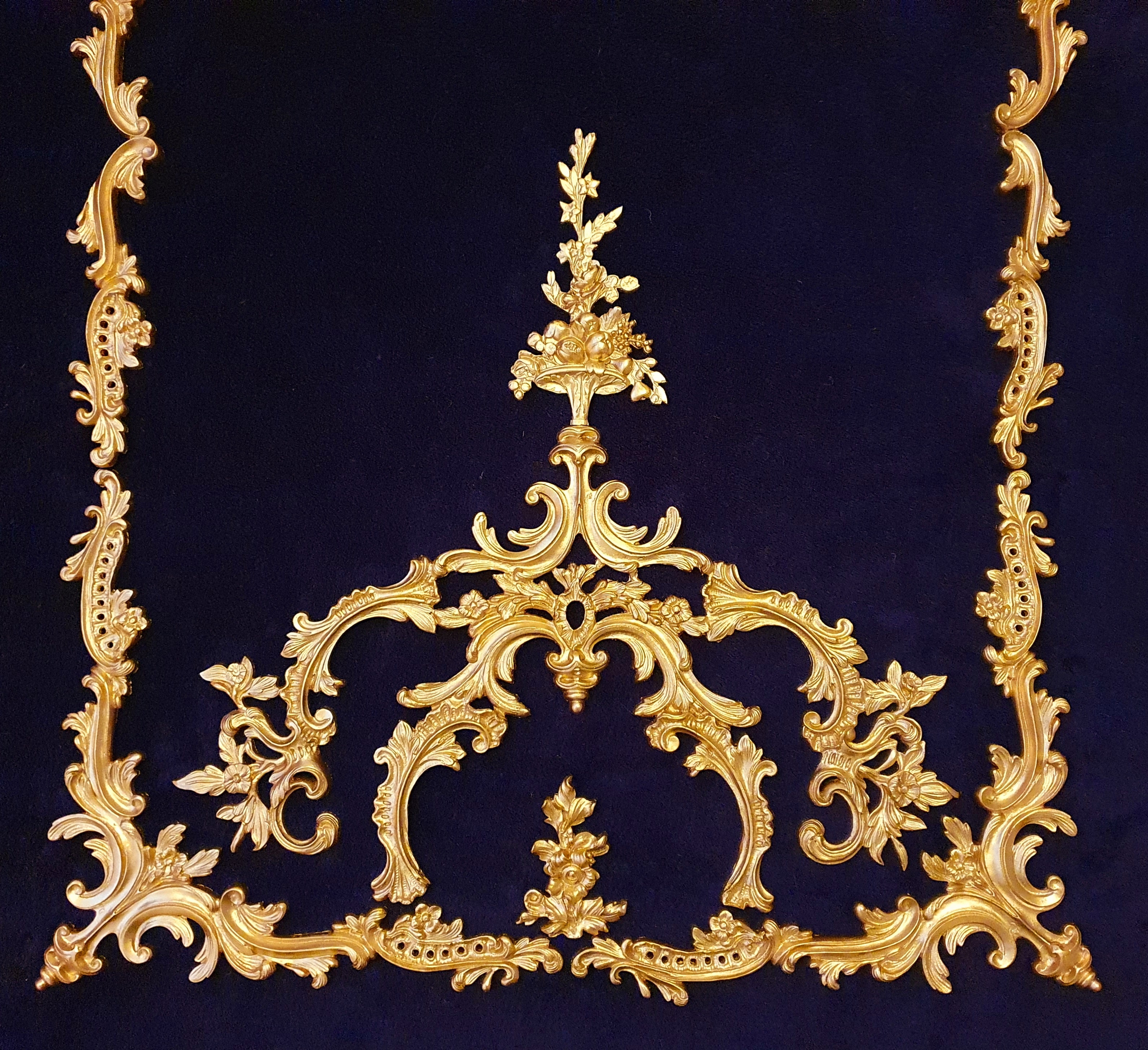 1 DECORATIVE ANTIQUE LOUIS XV STYLE GILT OR WHITE WALL PANELLING PANEL (No117)