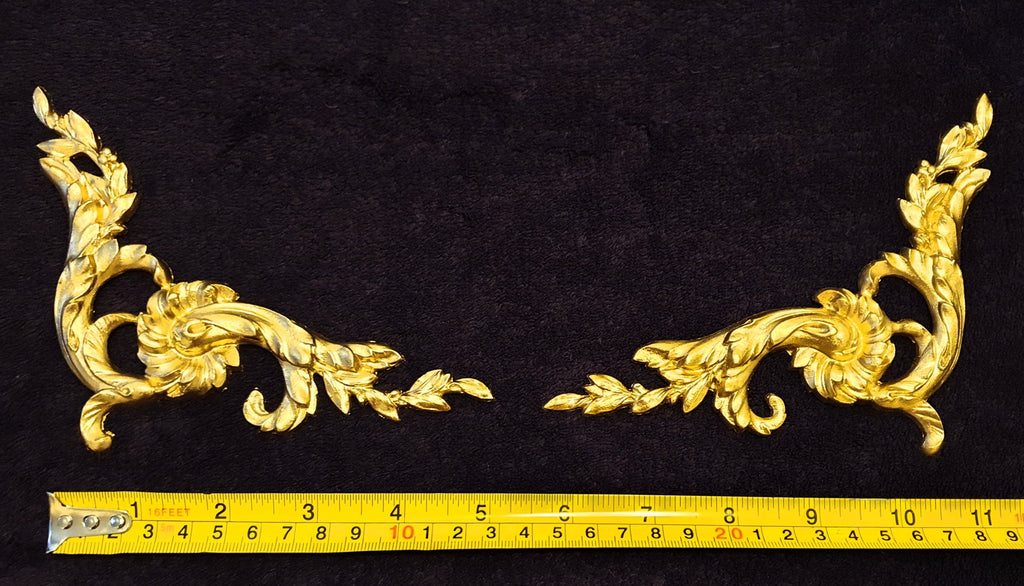 PAIR SMALL DECORATIVE MOULDING ANTIQUE ORNATE WALL OR FURNITURE DECORATION (No126)