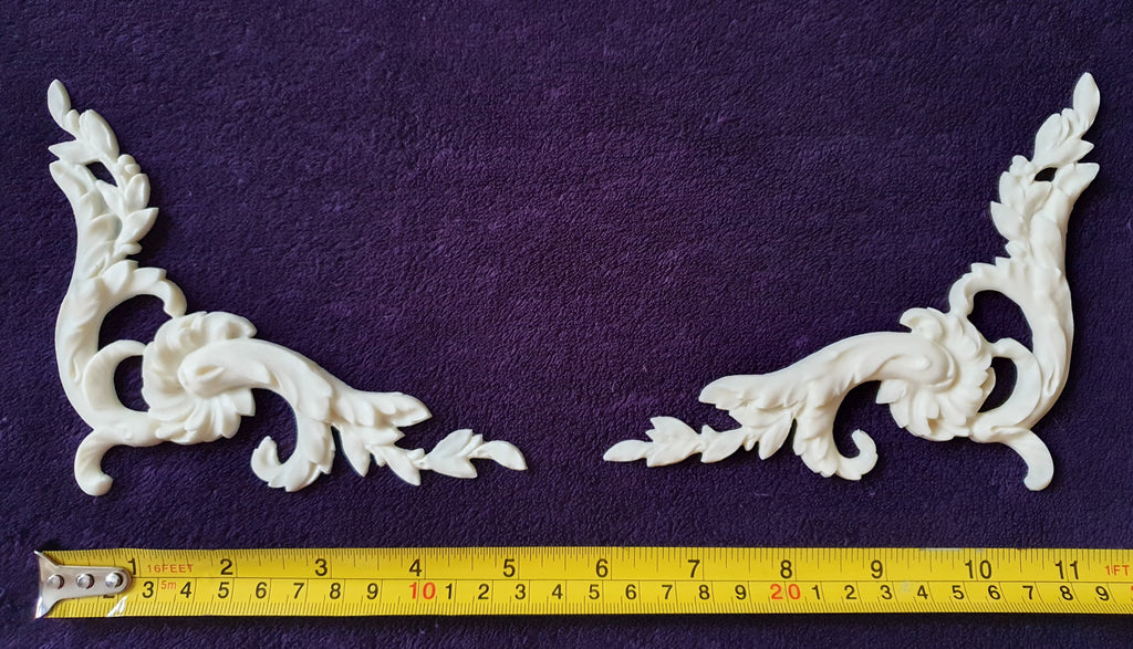 PAIR SMALL DECORATIVE MOULDING ANTIQUE ORNATE WALL OR FURNITURE DECORATION (No126)