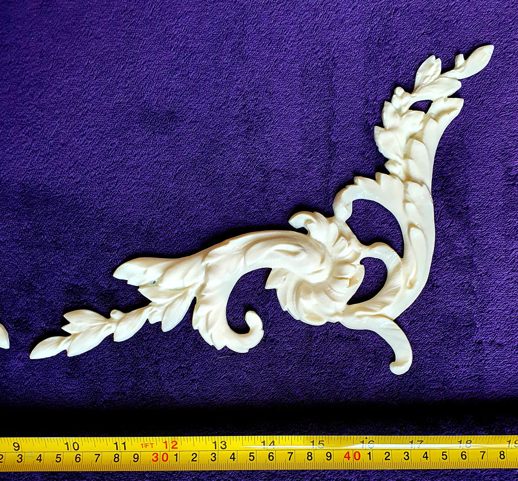 PAIR LARGE DECORATIVE MOULDING ANTIQUE STYLE WALL MIRROR DECORATION (No128)