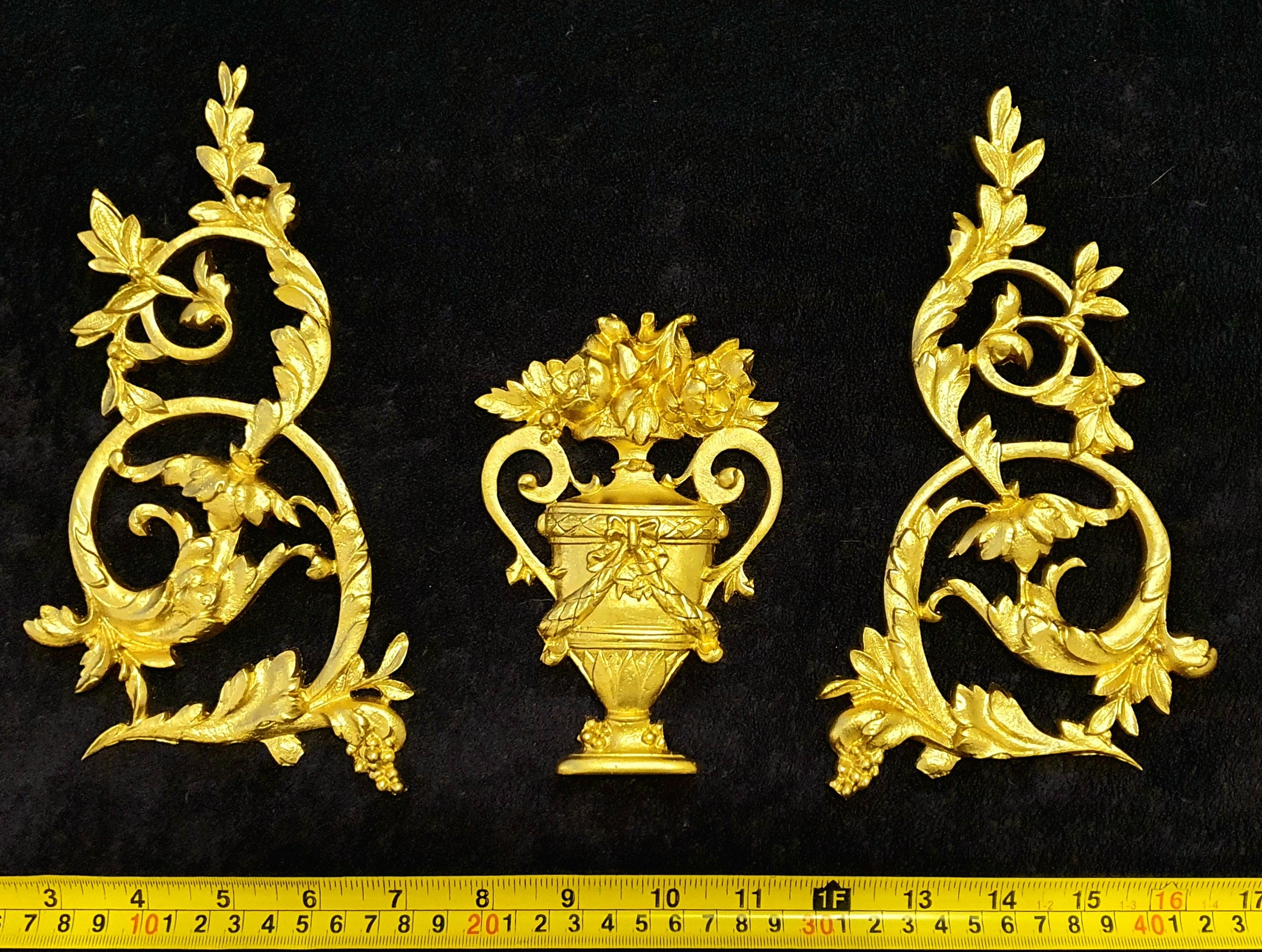 DECORATIVE RESIN MOULDING LOUIS XVI ANTIQUE APPLIQUE GILT WHITE WALL DECORATION (No141)