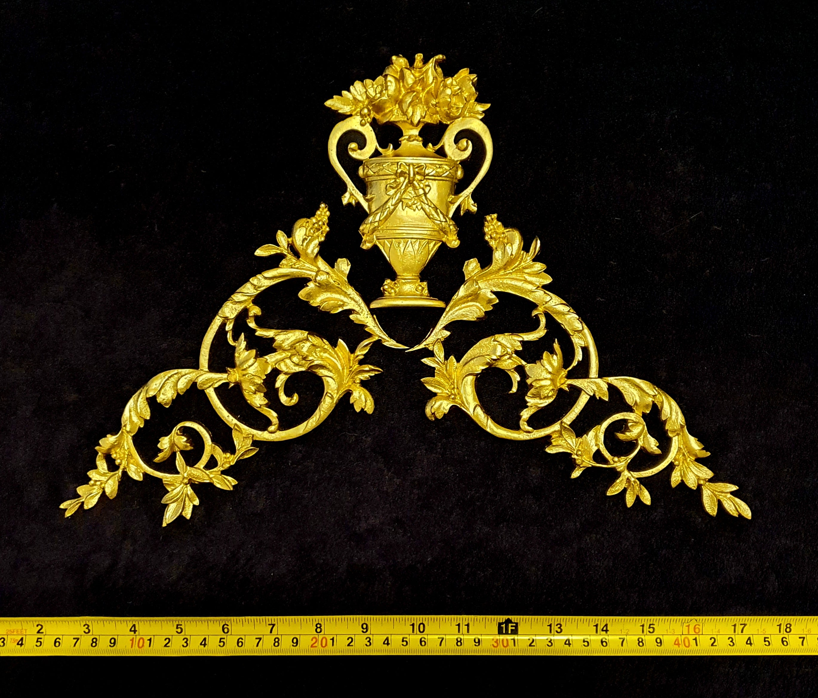 DECORATIVE RESIN MOULDING LOUIS XVI ANTIQUE APPLIQUE GILT WHITE WALL DECORATION (No141)